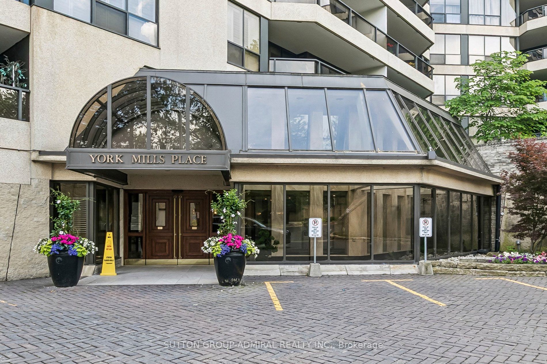 3900 Yonge Street 301 Property Photo 2