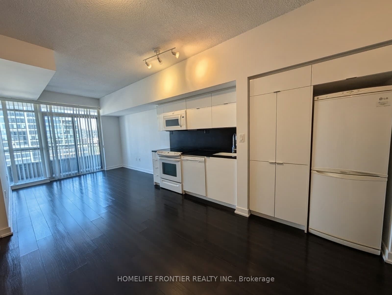 151 Dan Leckie Way 1017 Property Photo 2