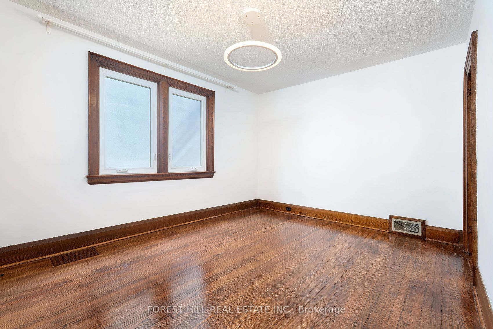 139 Craighurst Avenue Property Photo 9