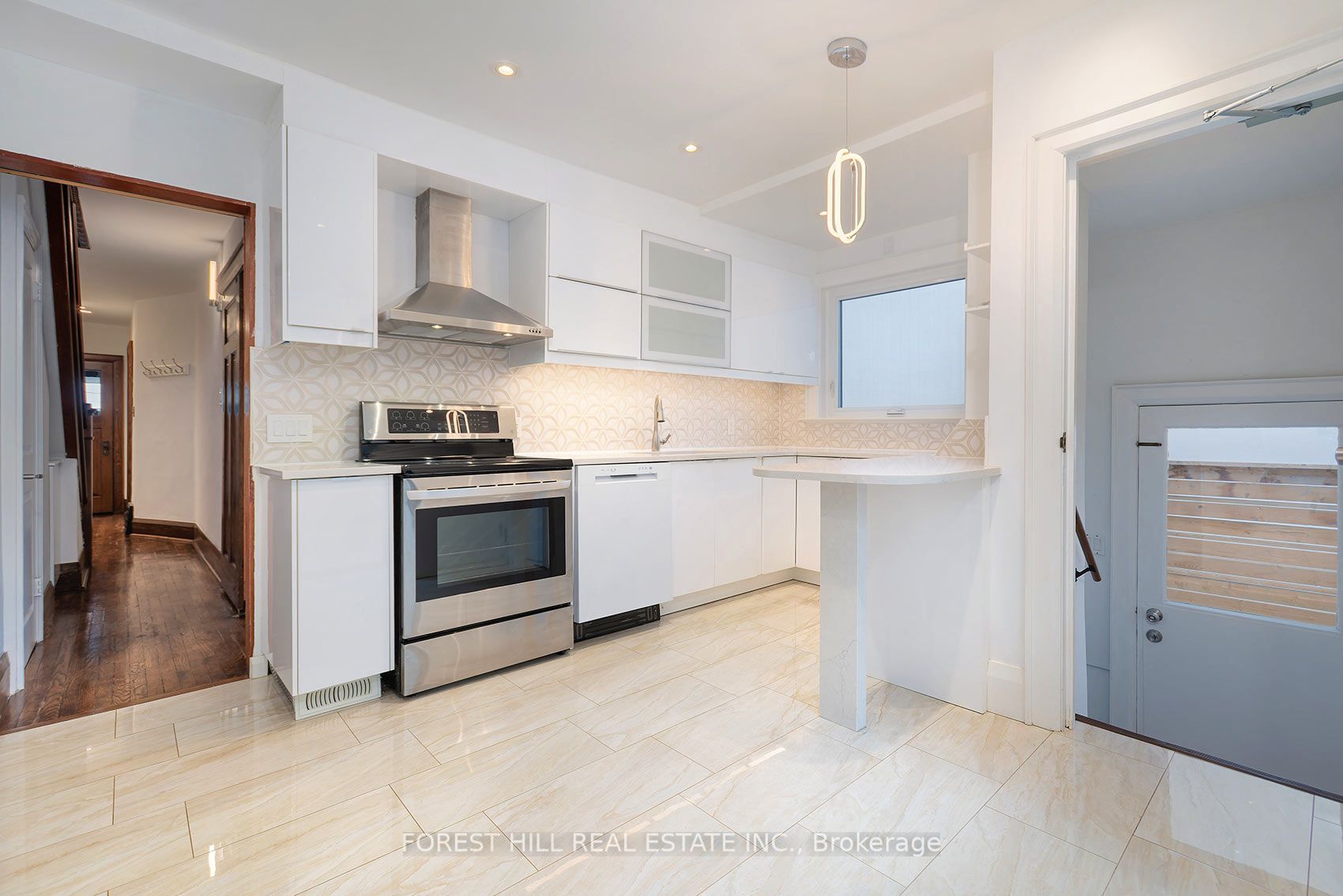 139 Craighurst Avenue Property Photo 11