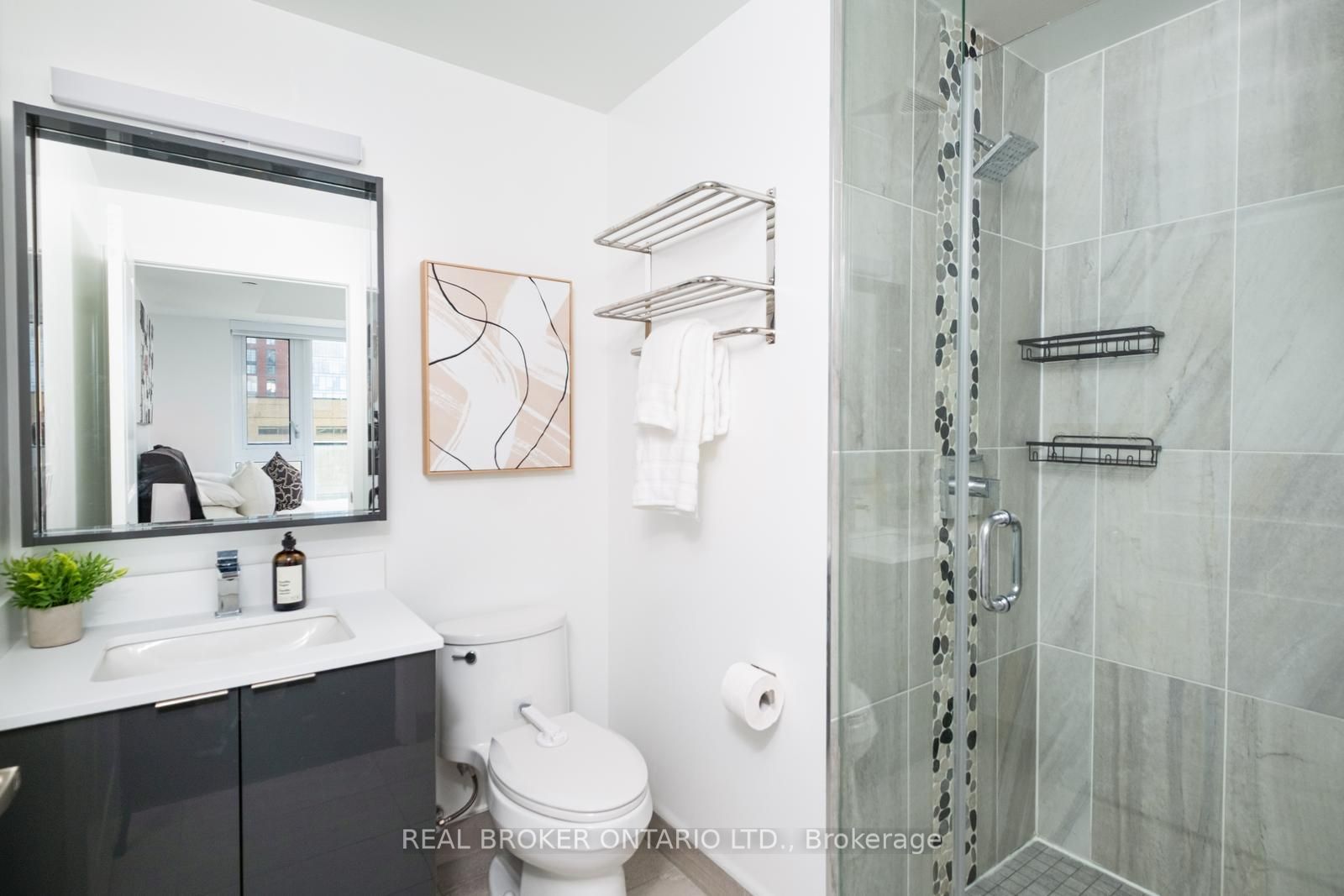 543 Richmond Street W 528 Property Photo 16