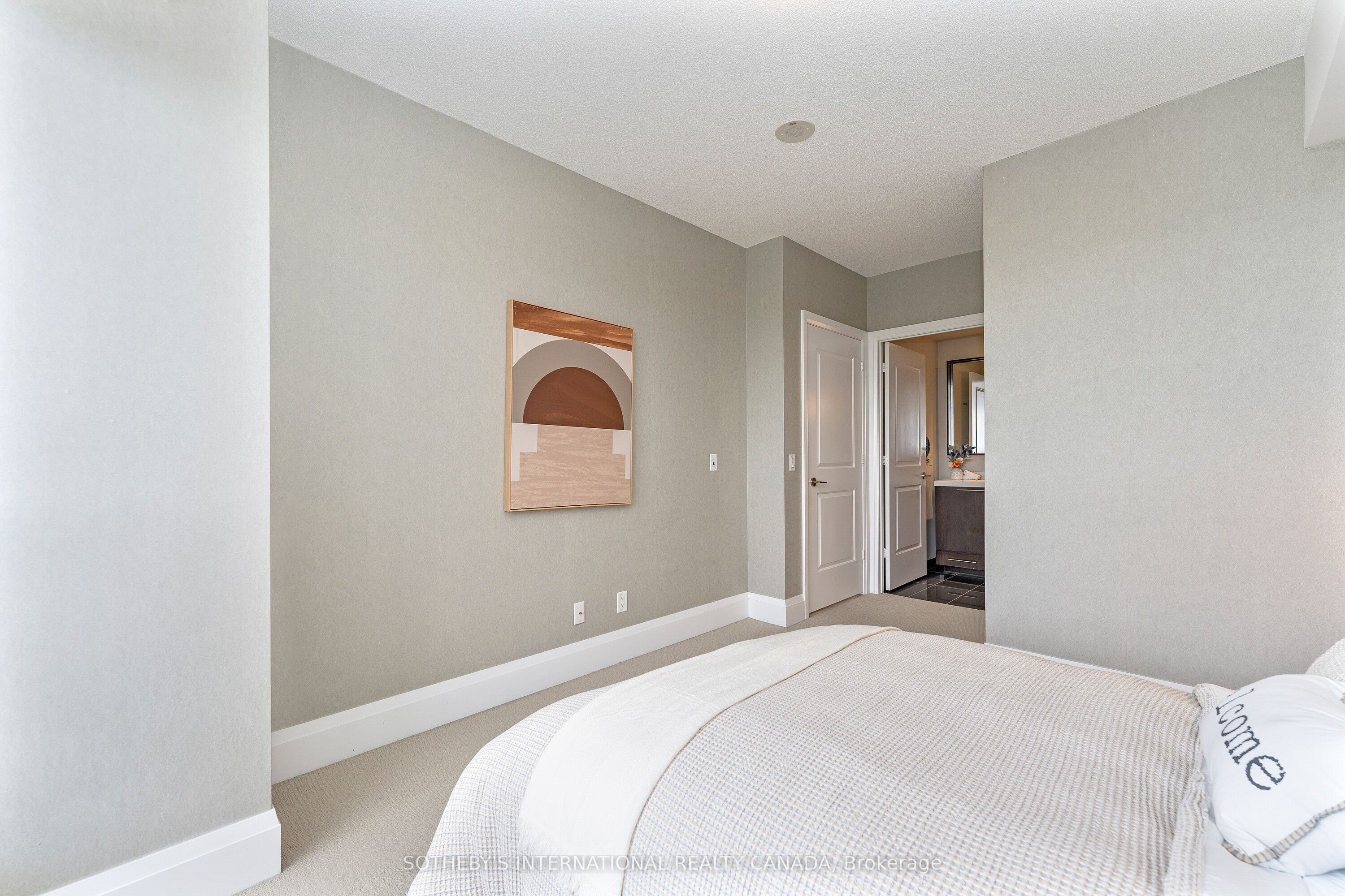 100 Harrison Garden Boulevard 824 Property Photo 14