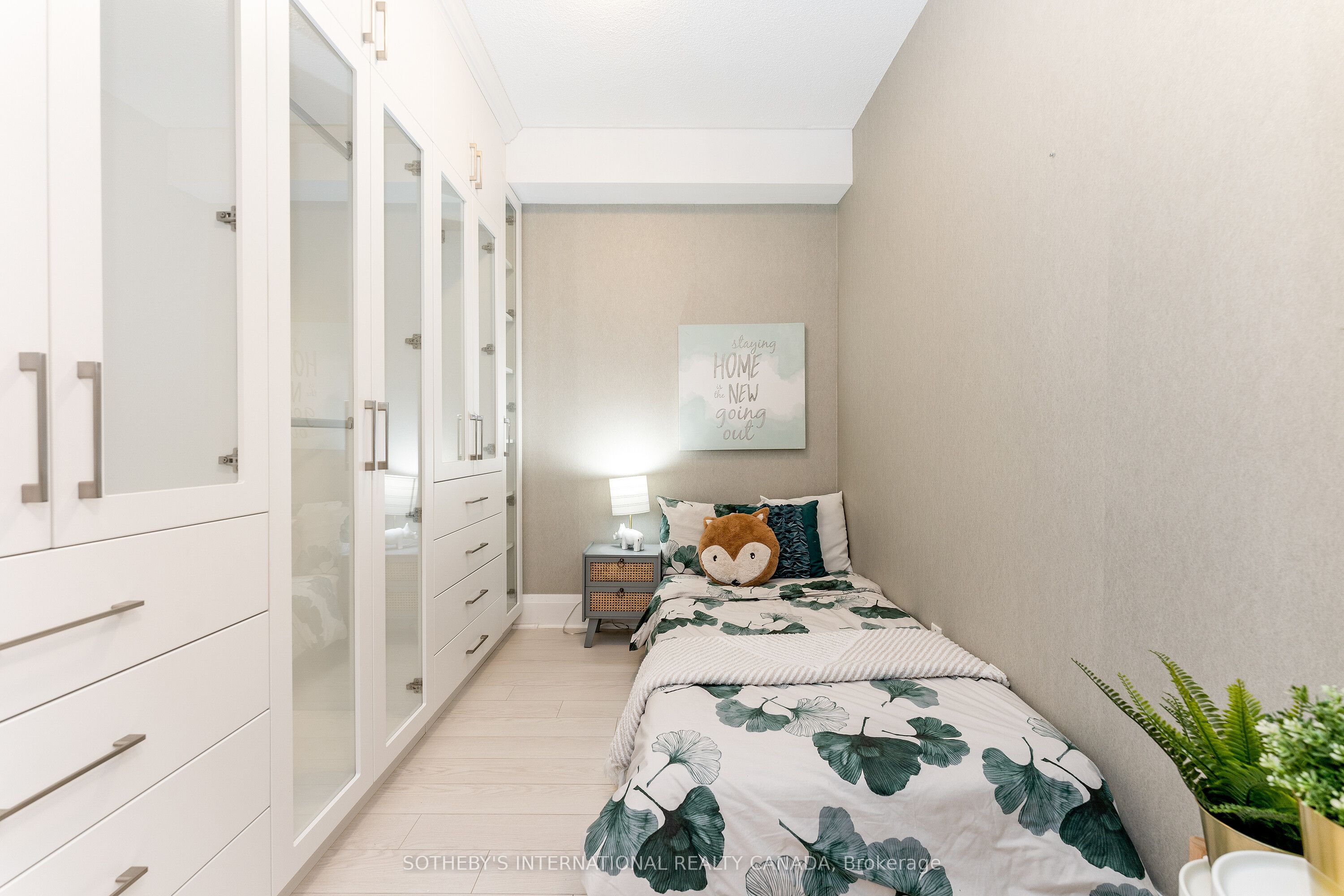 100 Harrison Garden Boulevard 824 Property Photo 17