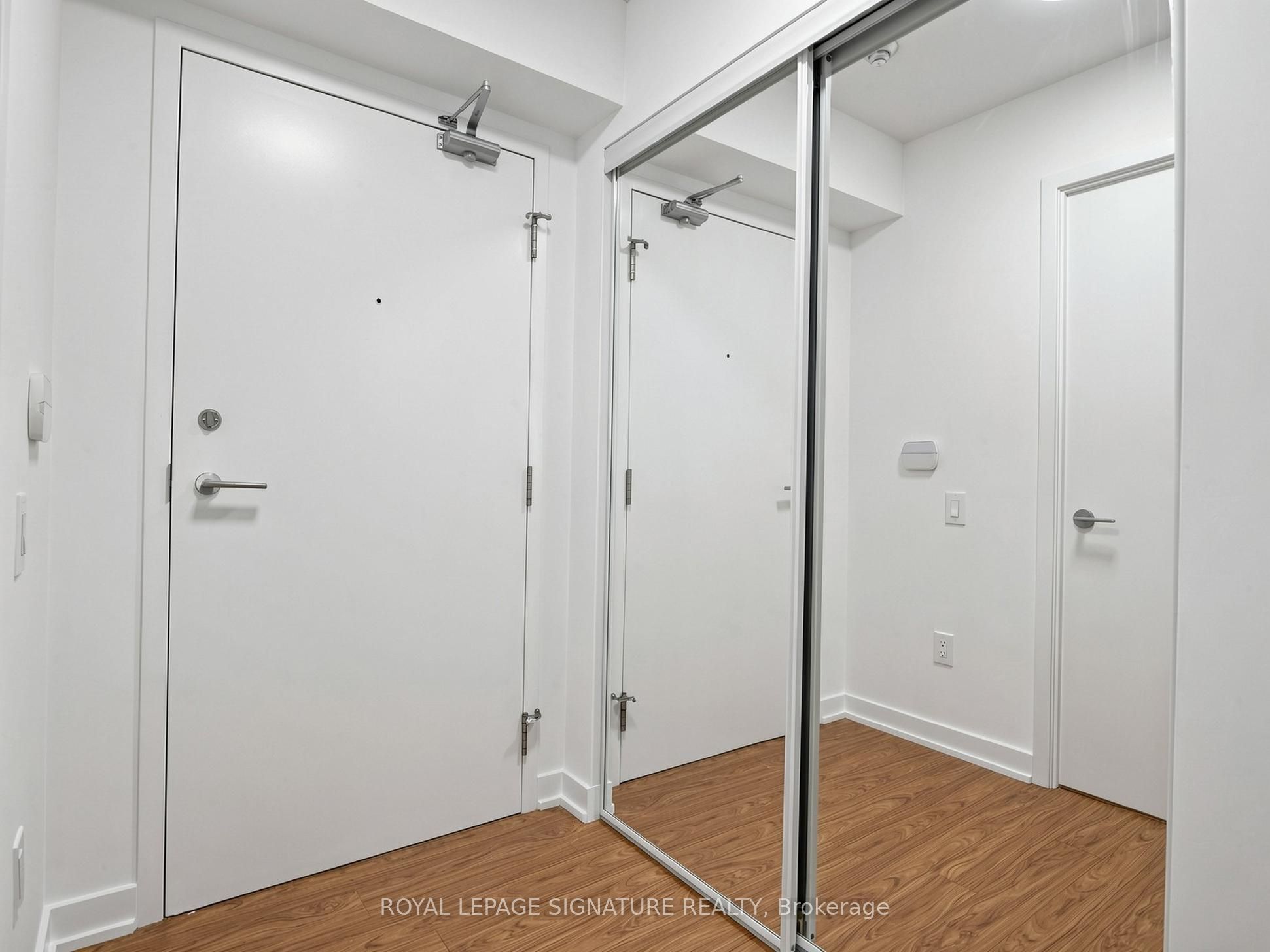 15 Singer Court 1211 Property Photo 6