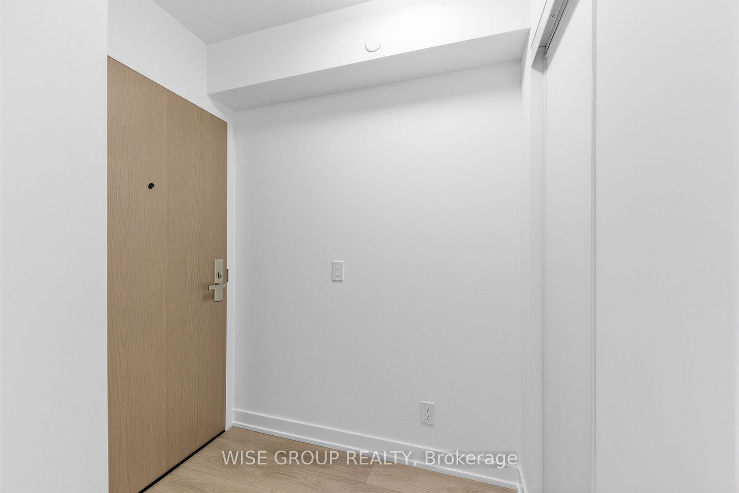 18 Tretti Way 1509 Property Photo 2