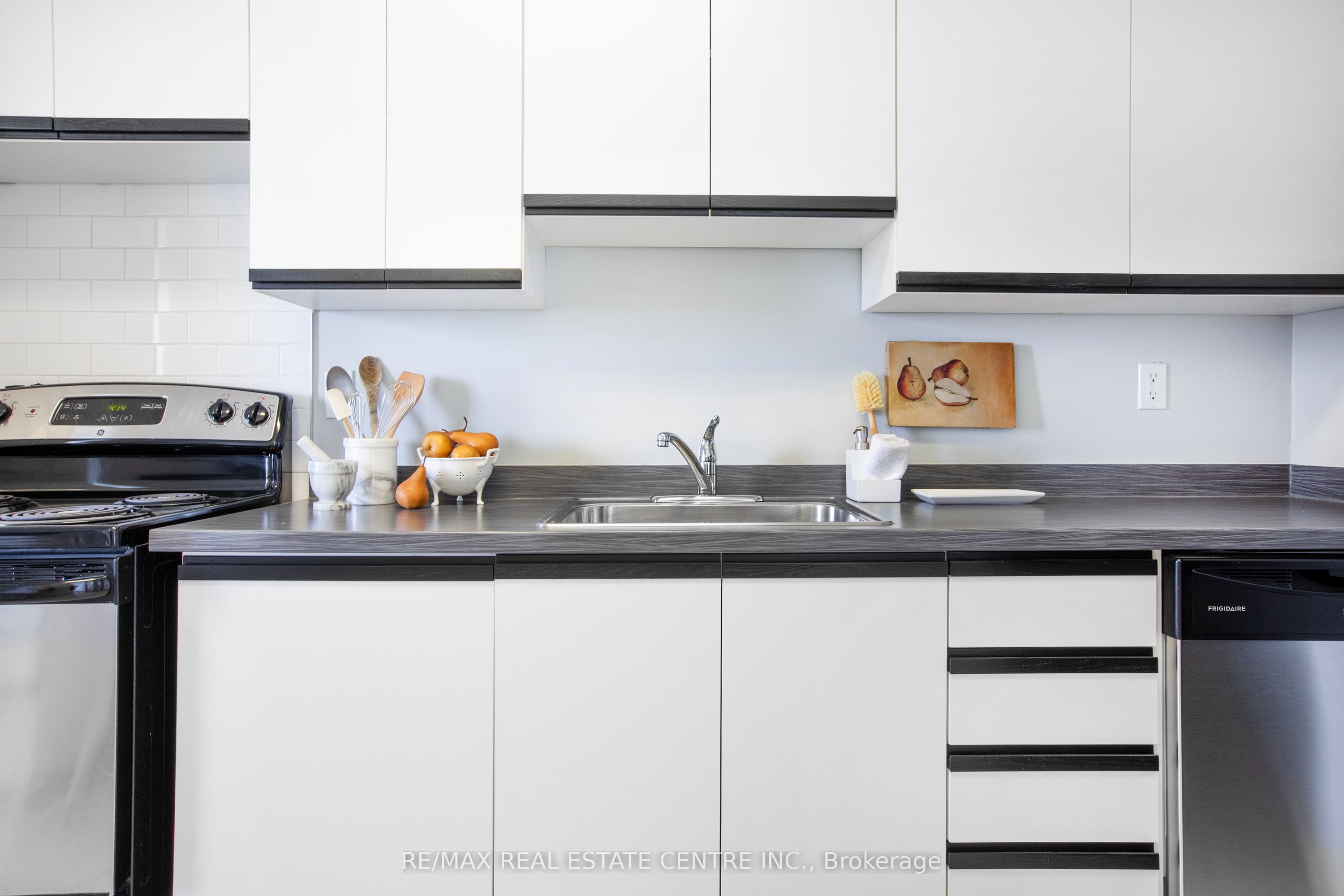 50 Graydon Hall Drive 304 Property Photo 12