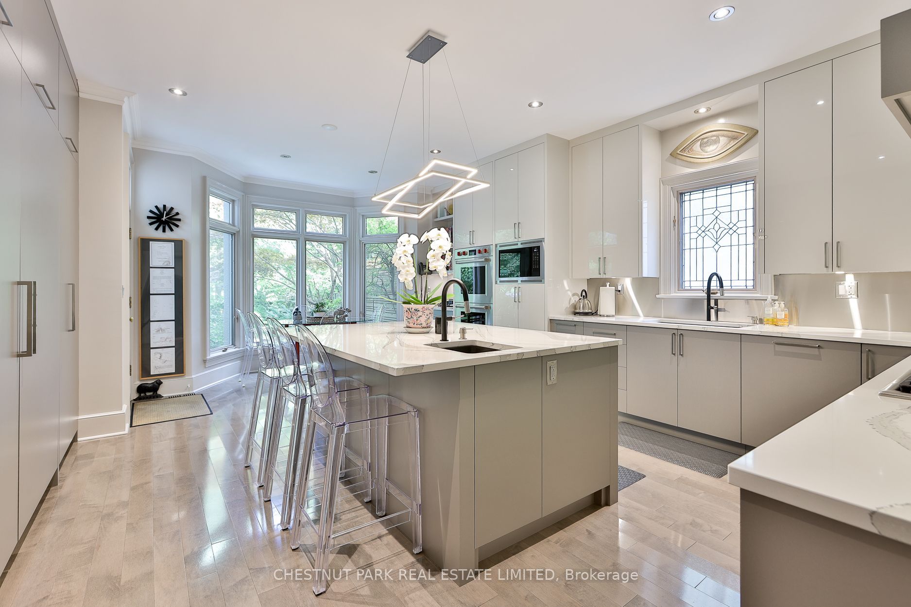 12 Shorncliffe Avenue Property Photo 16