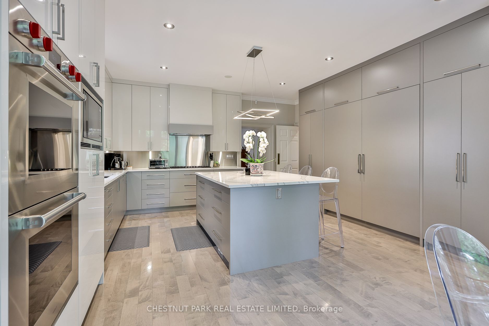 12 Shorncliffe Avenue Property Photo 18
