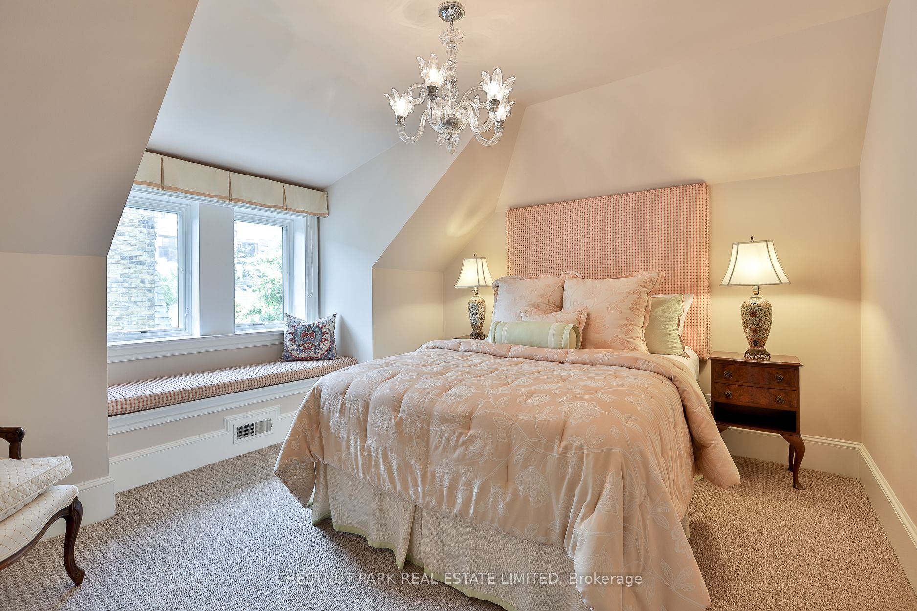 12 Shorncliffe Avenue Property Photo 38