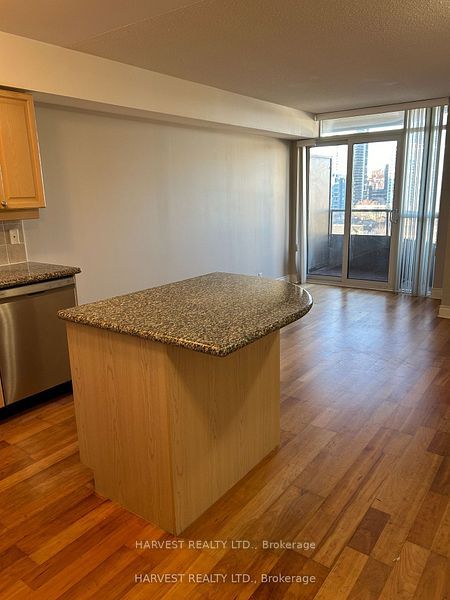 80 Harrison Garden Boulevard 1015 Property Photo 16