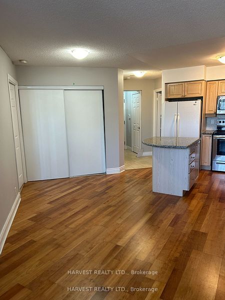 80 Harrison Garden Boulevard 1015 Property Photo 17