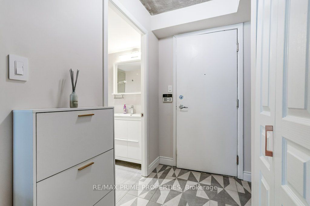 323 E Richmond Street 1009 Property Photo 5