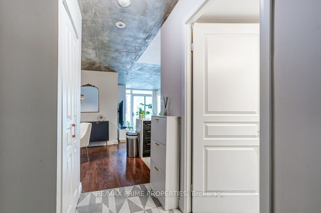 323 E Richmond Street 1009 Property Photo 6
