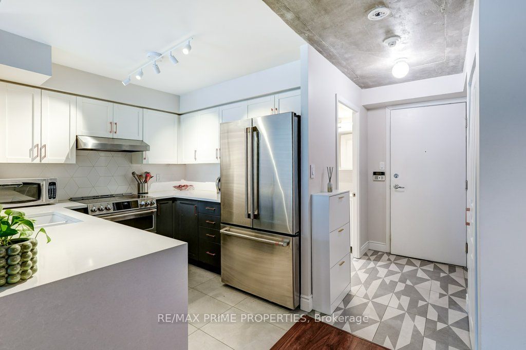 323 E Richmond Street 1009 Property Photo 8