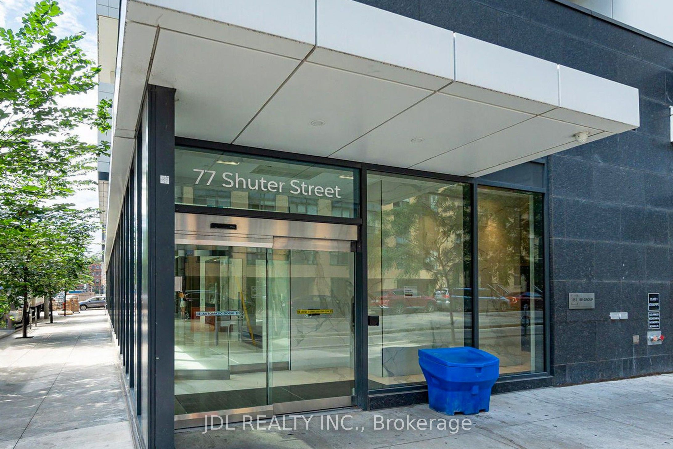 77 Shuter Street 501 Property Photo 3