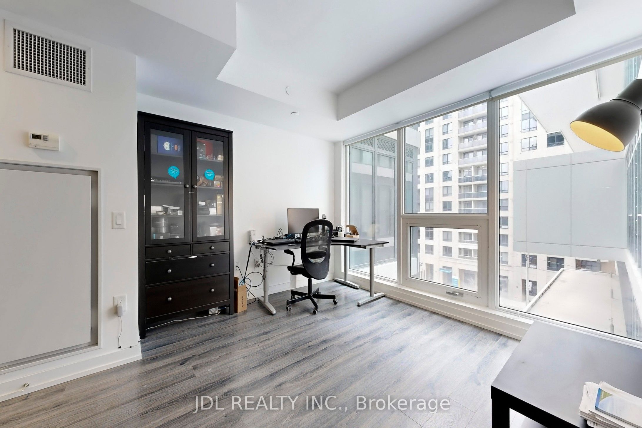 77 Shuter Street 501 Property Photo 8