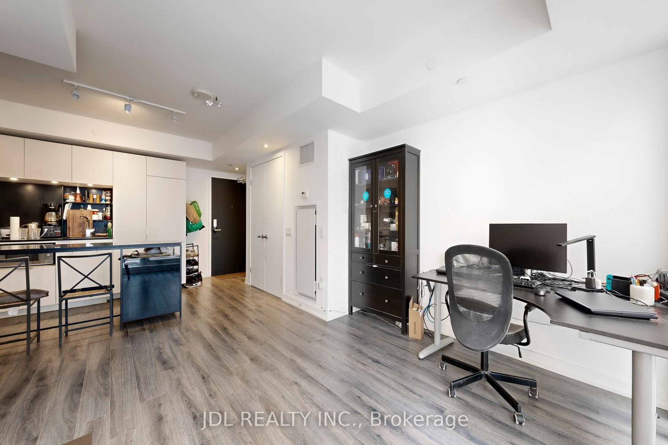 77 Shuter Street 501 Property Photo 10