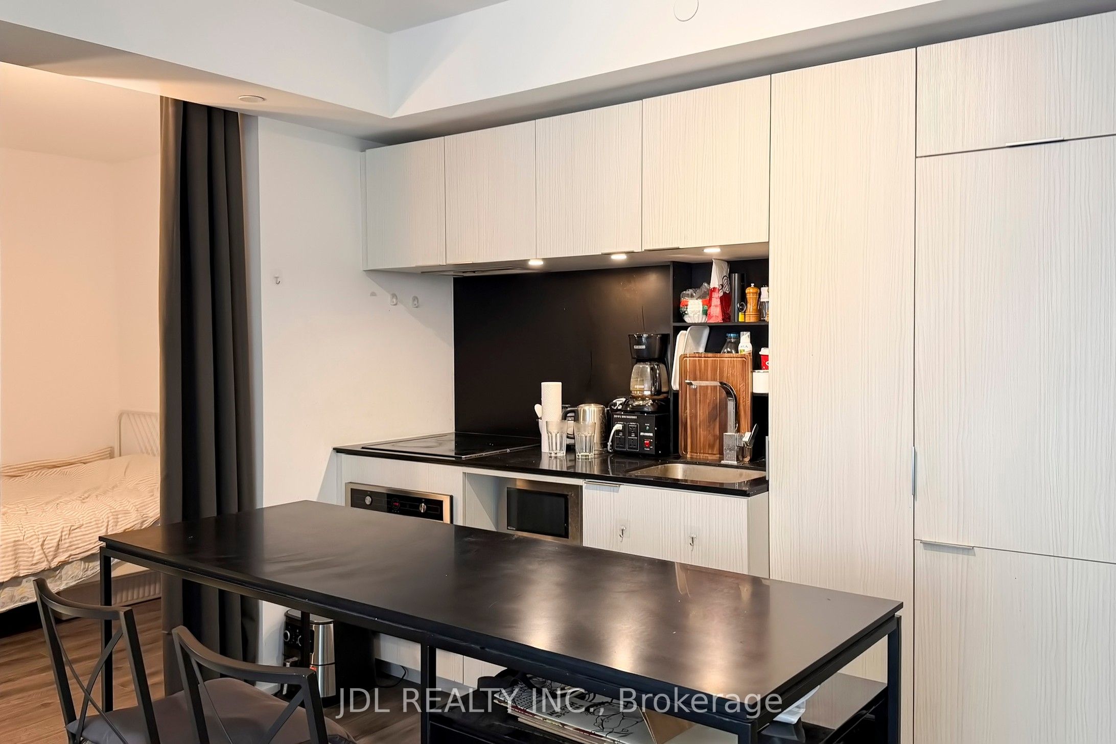 77 Shuter Street 501 Property Photo 14