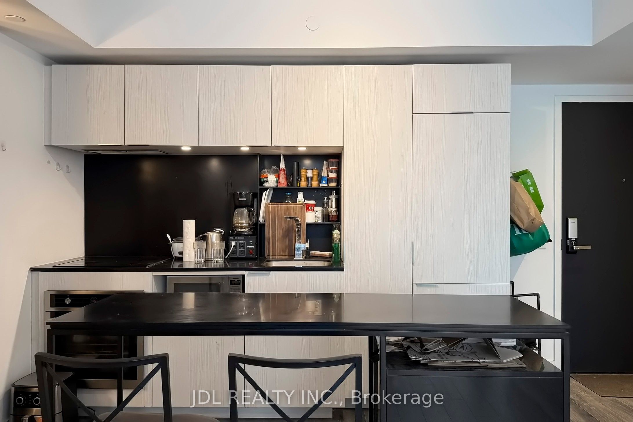 77 Shuter Street 501 Property Photo 16