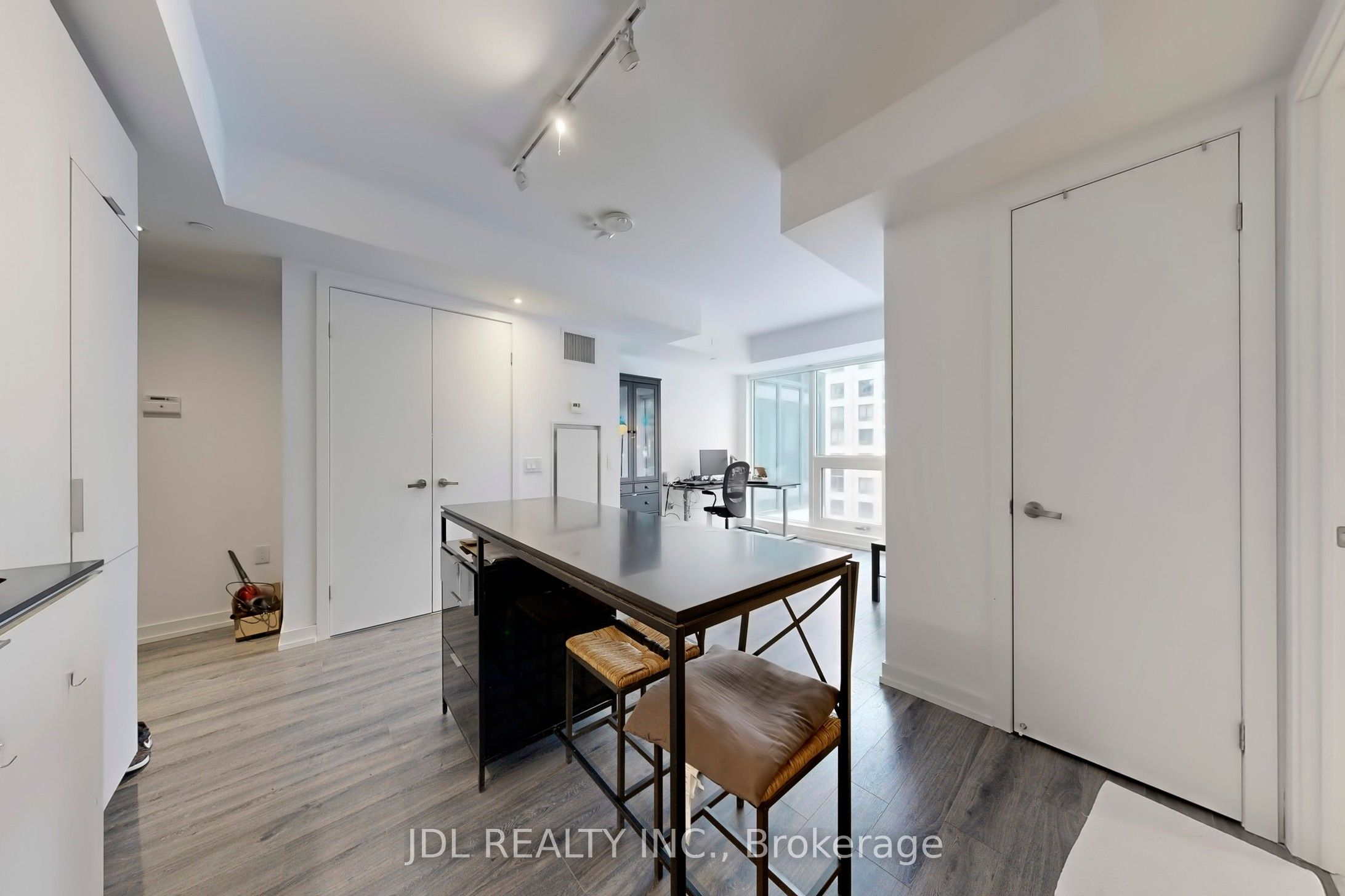 77 Shuter Street 501 Property Photo 19