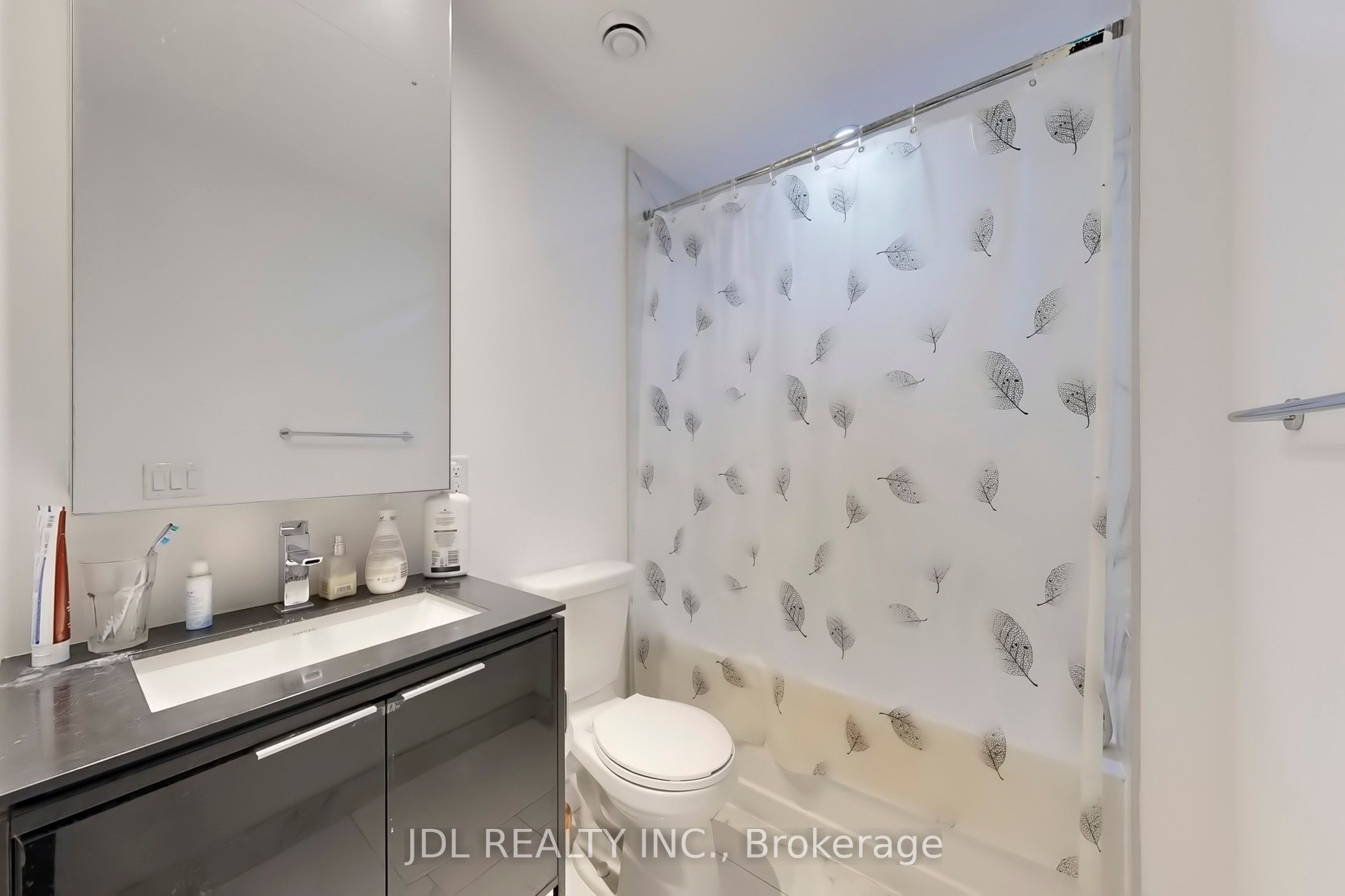 77 Shuter Street 501 Property Photo 23