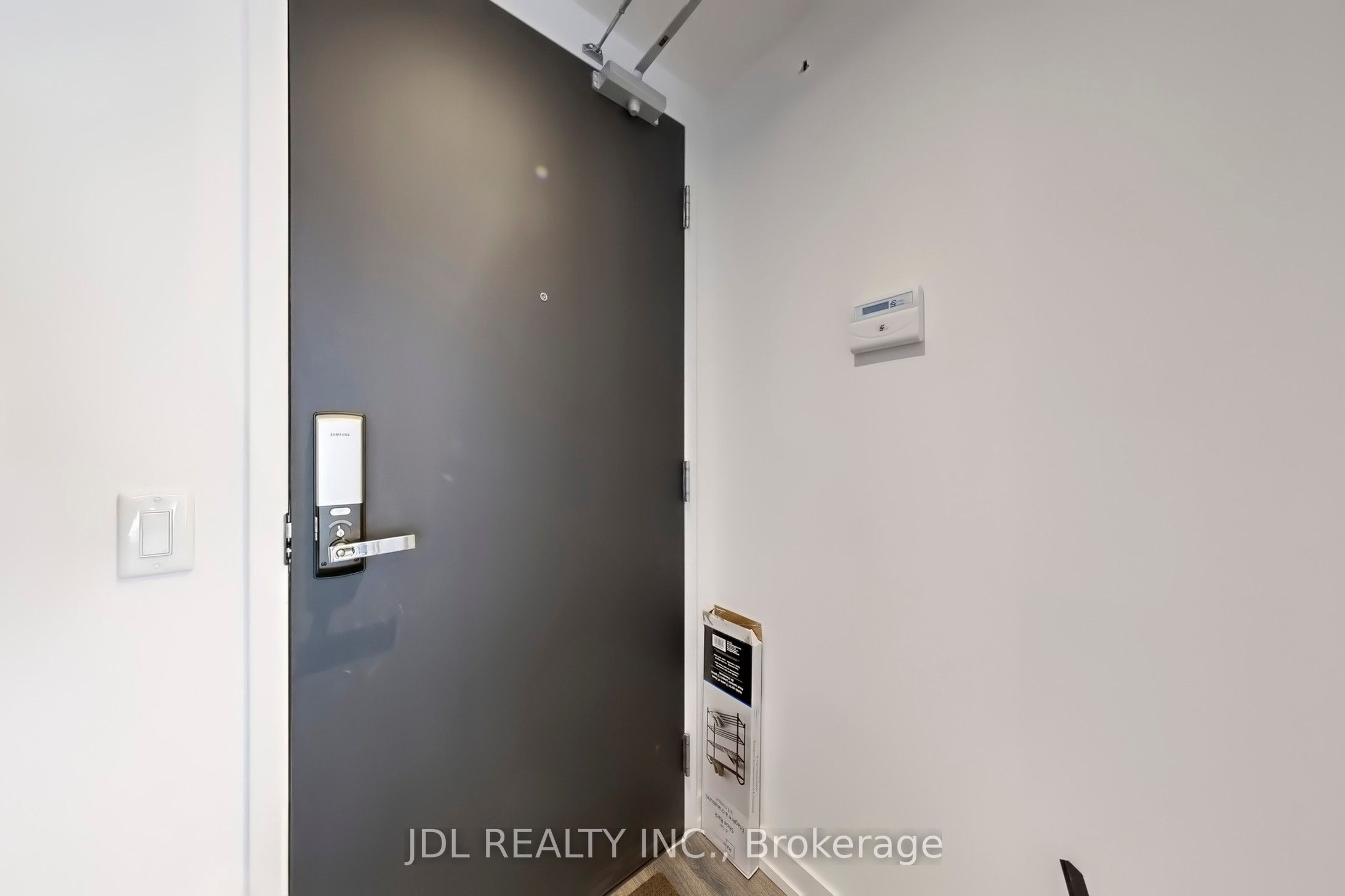 77 Shuter Street 501 Property Photo 25