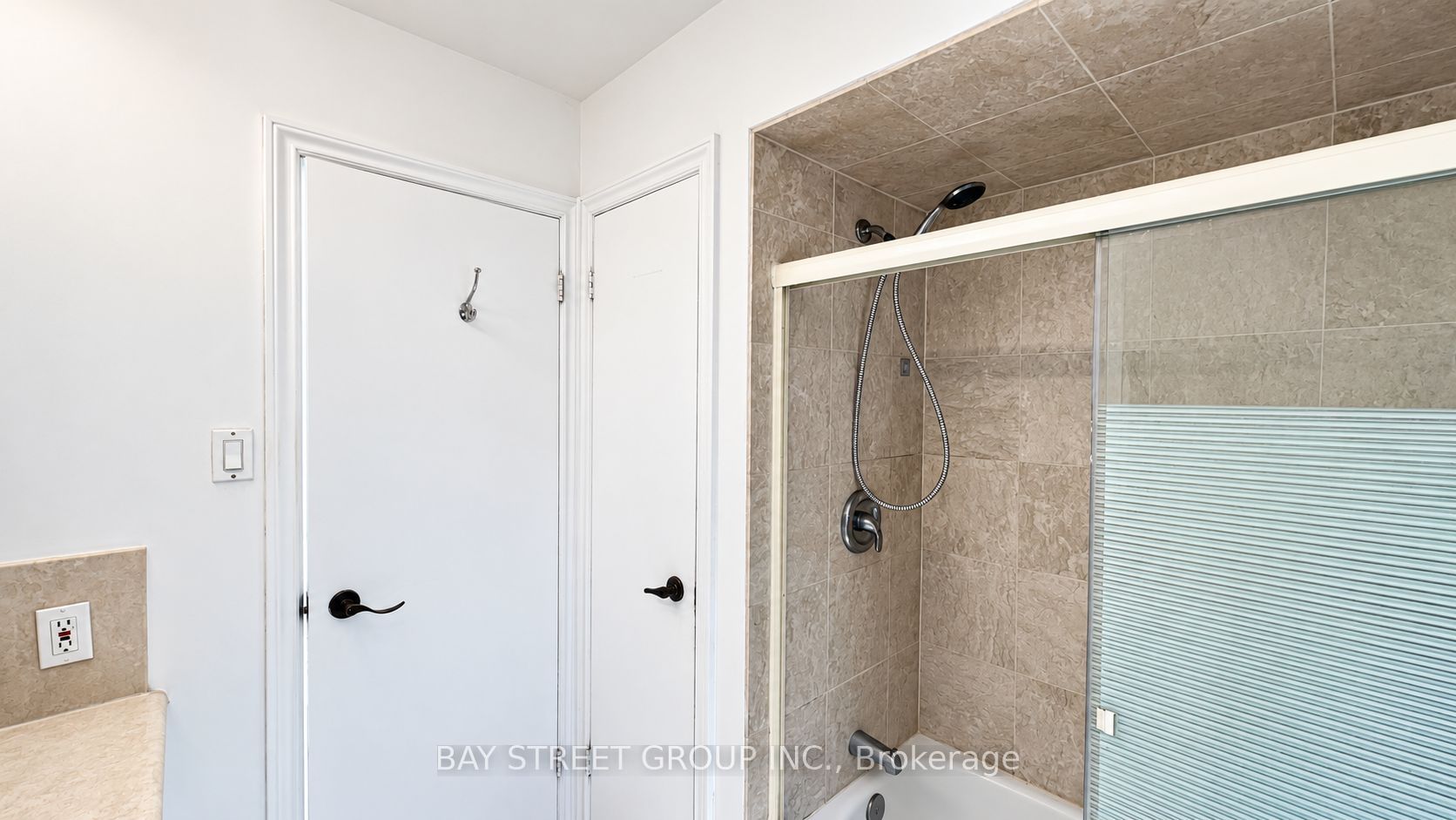 5 Elmira Court 201 Property Photo 19