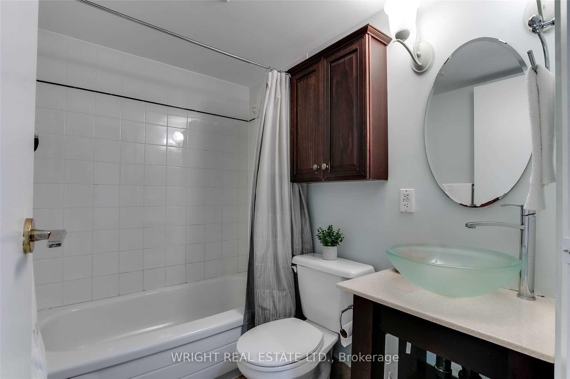 8 Oxford Street 306 Property Photo 22