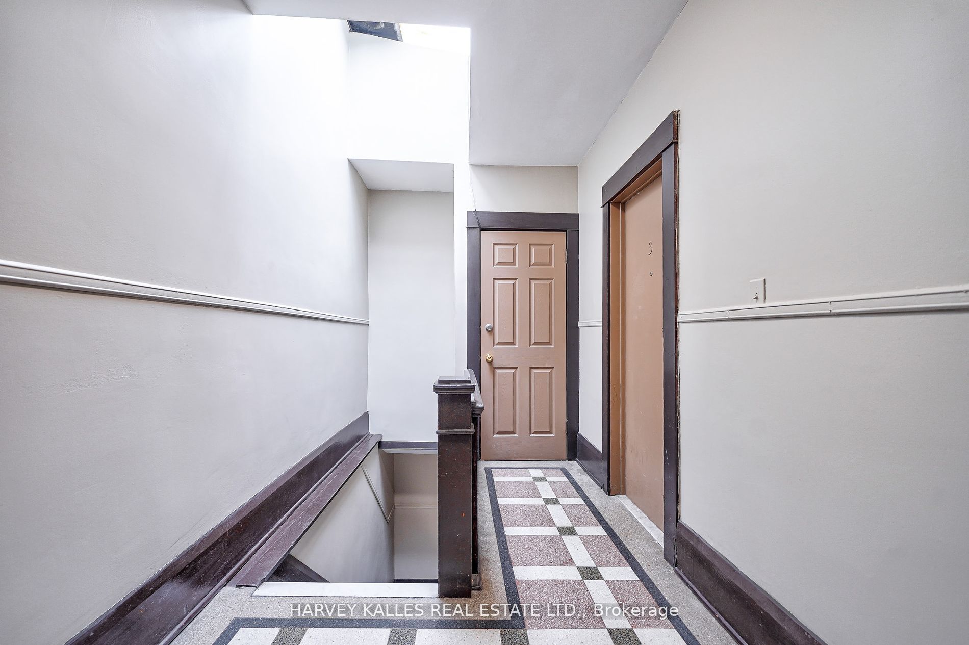 1072 St Clair Avenue W 1 Property Photo 6