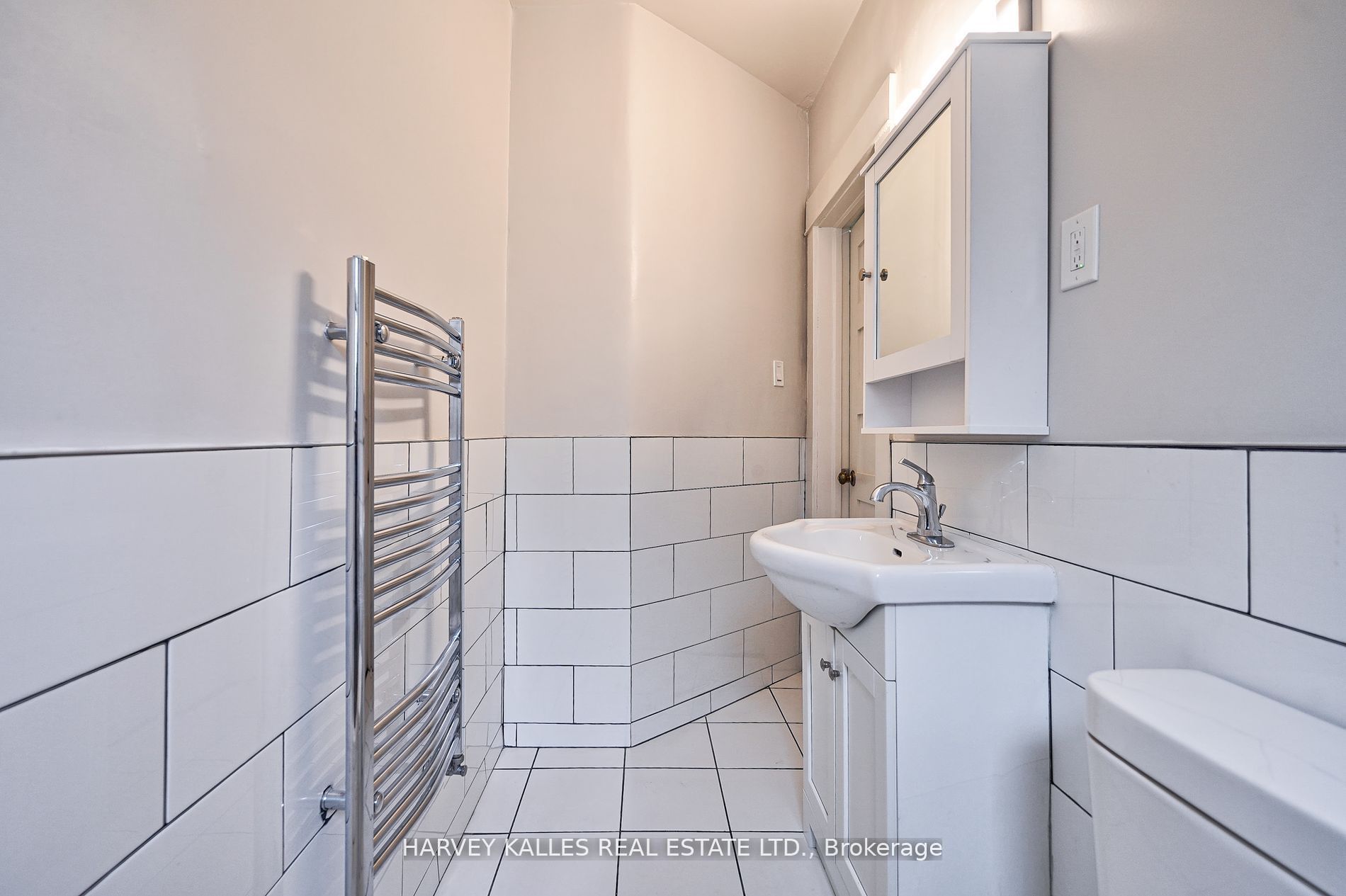 1072 St Clair Avenue W 1 Property Photo 18