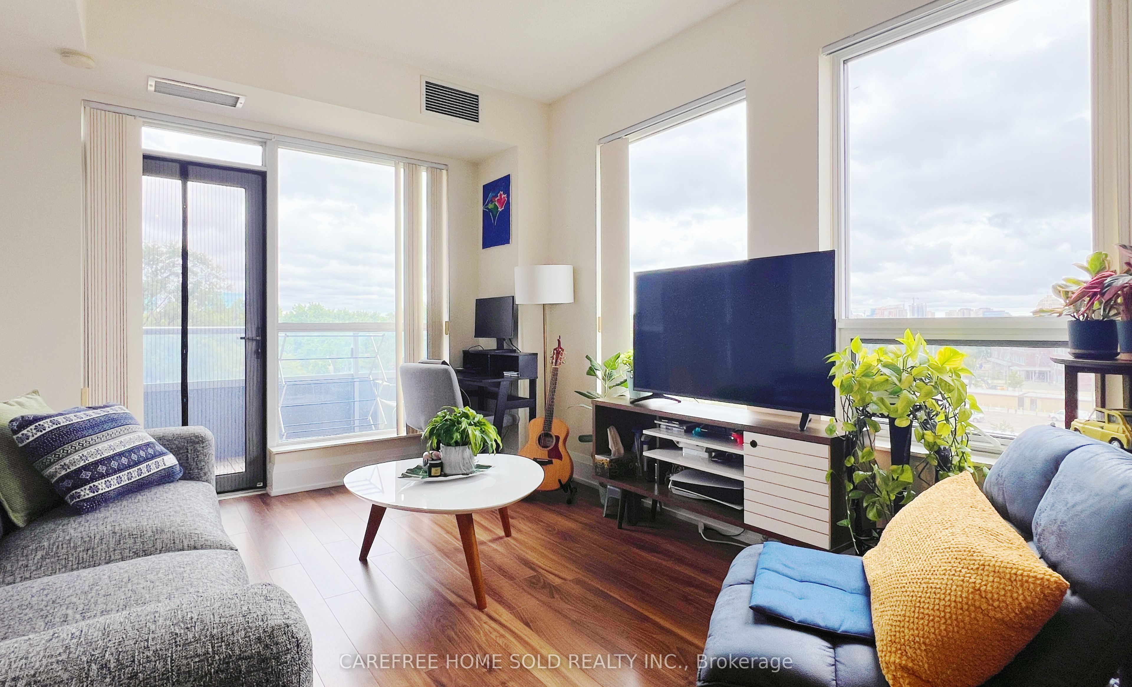 120 Harrison Garden Boulevard 527 Property Photo 1
