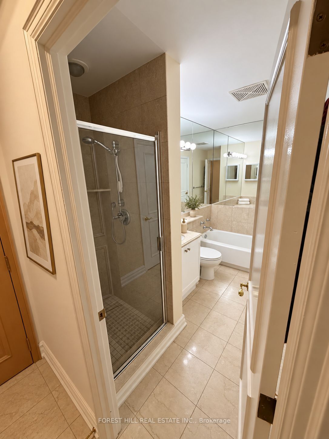 38 Avenue Road 802 Property Photo 11