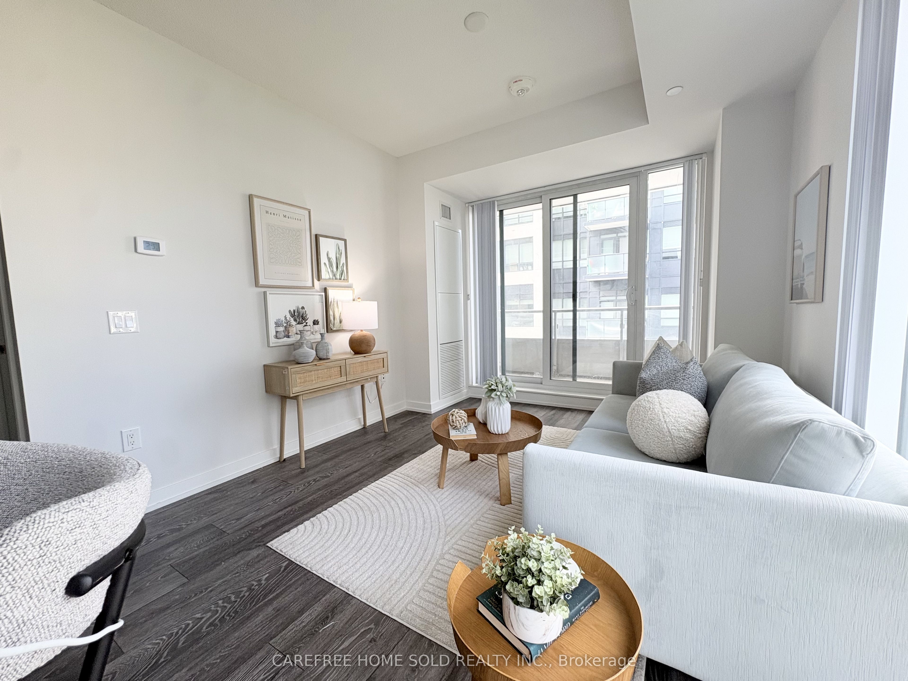 225 Sumach Street 711 Property Photo 4
