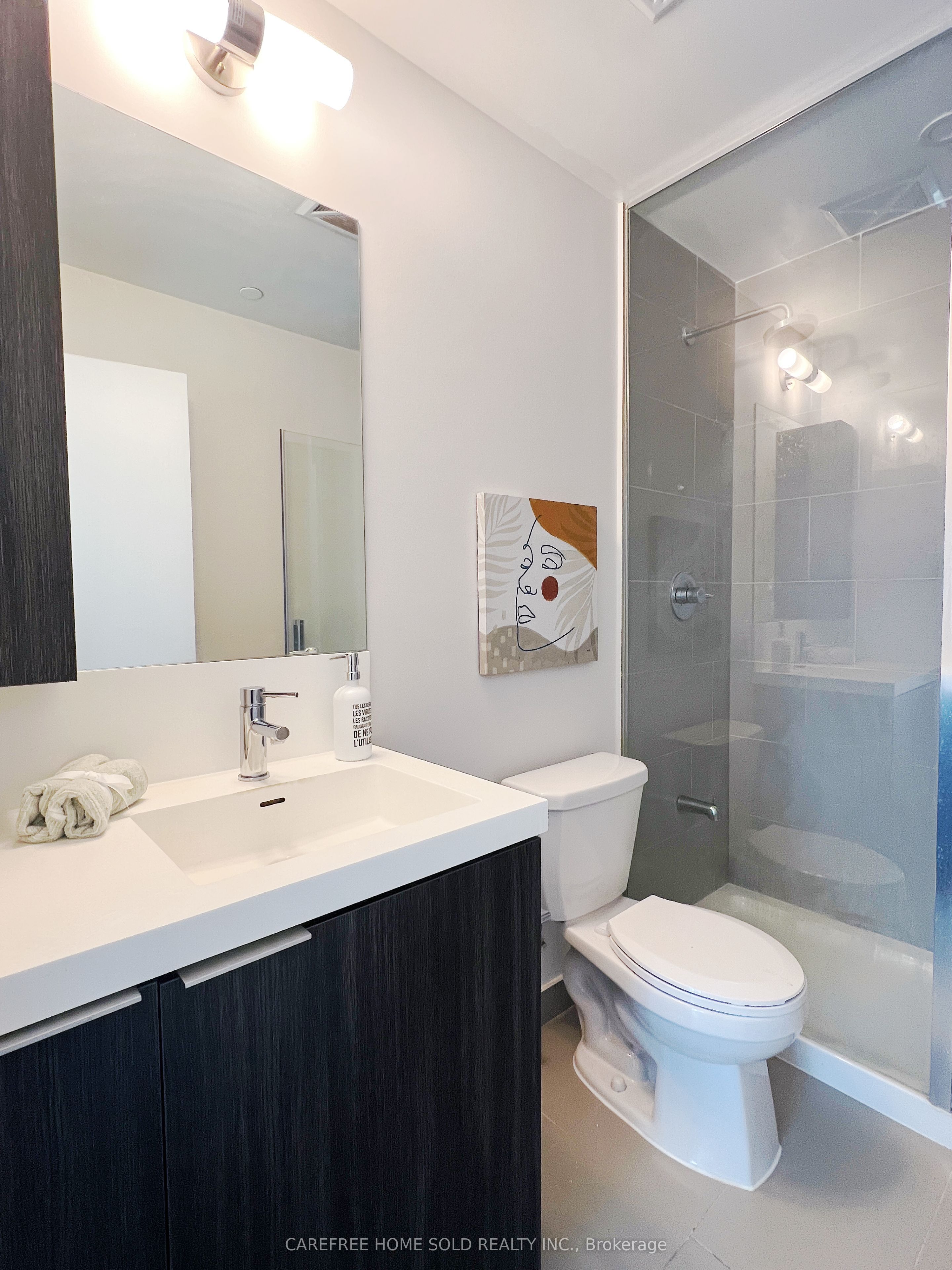 225 Sumach Street 711 Property Photo 11