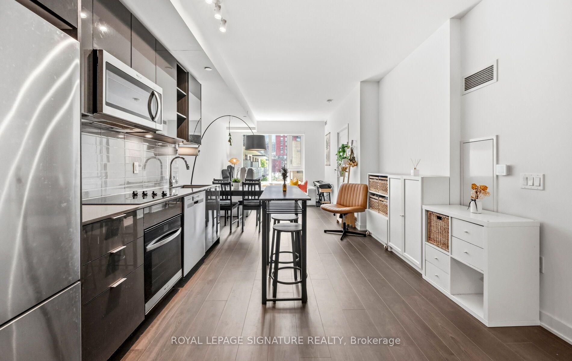 543 Richmond Street W 427 Property Photo 1