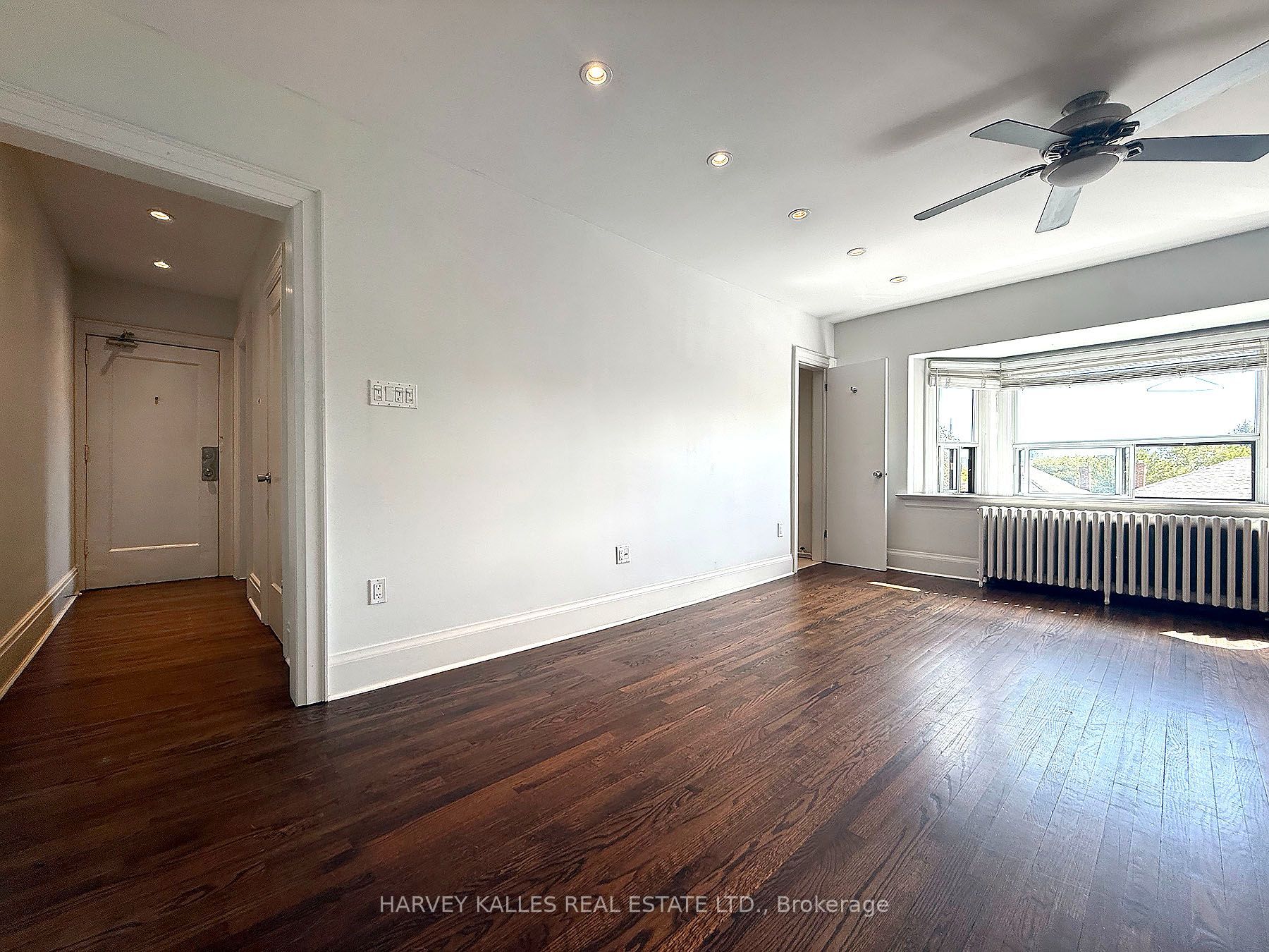 858 Davenport Road 201 Property Photo 4