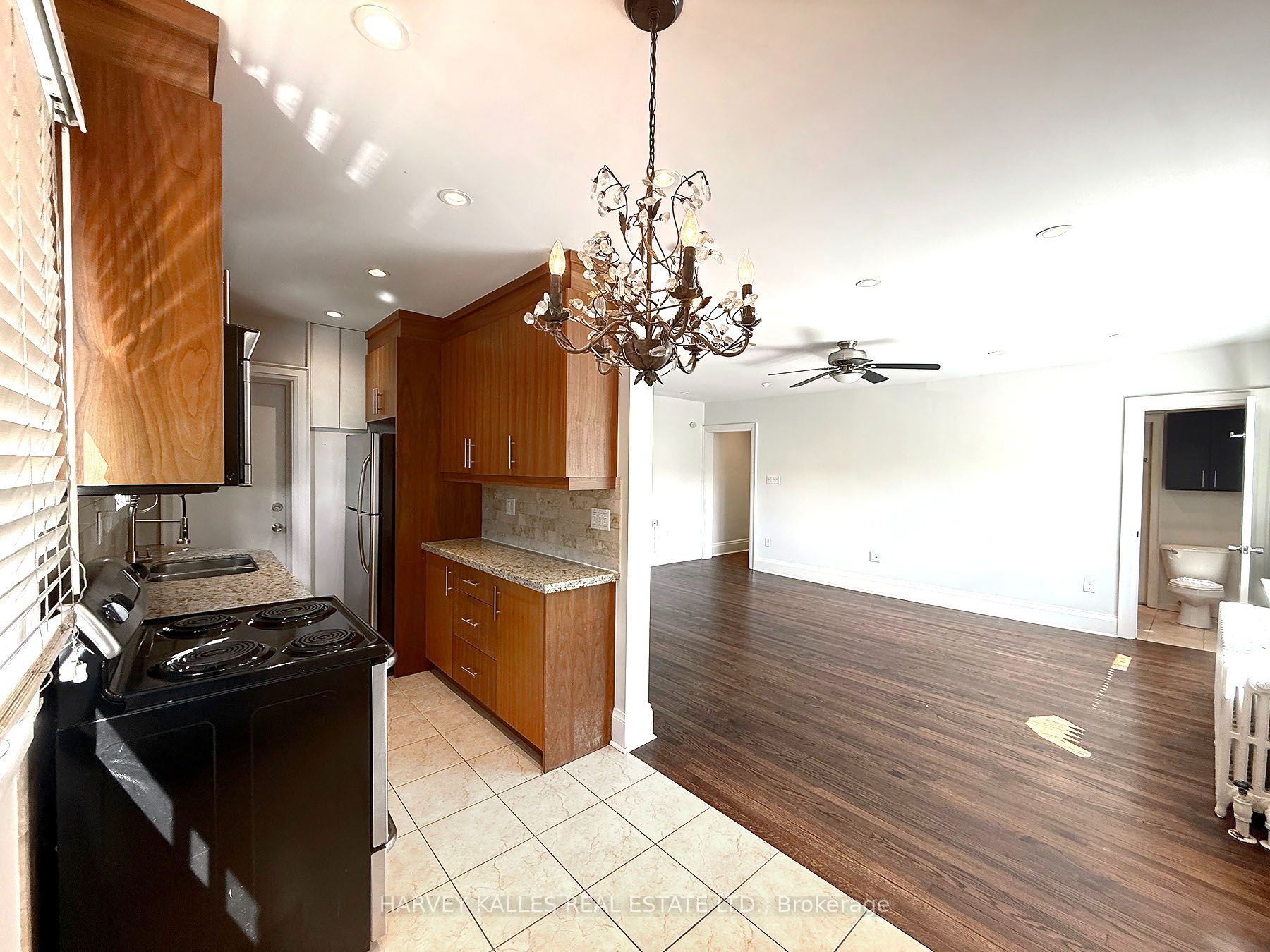 858 Davenport Road 201 Property Photo 13