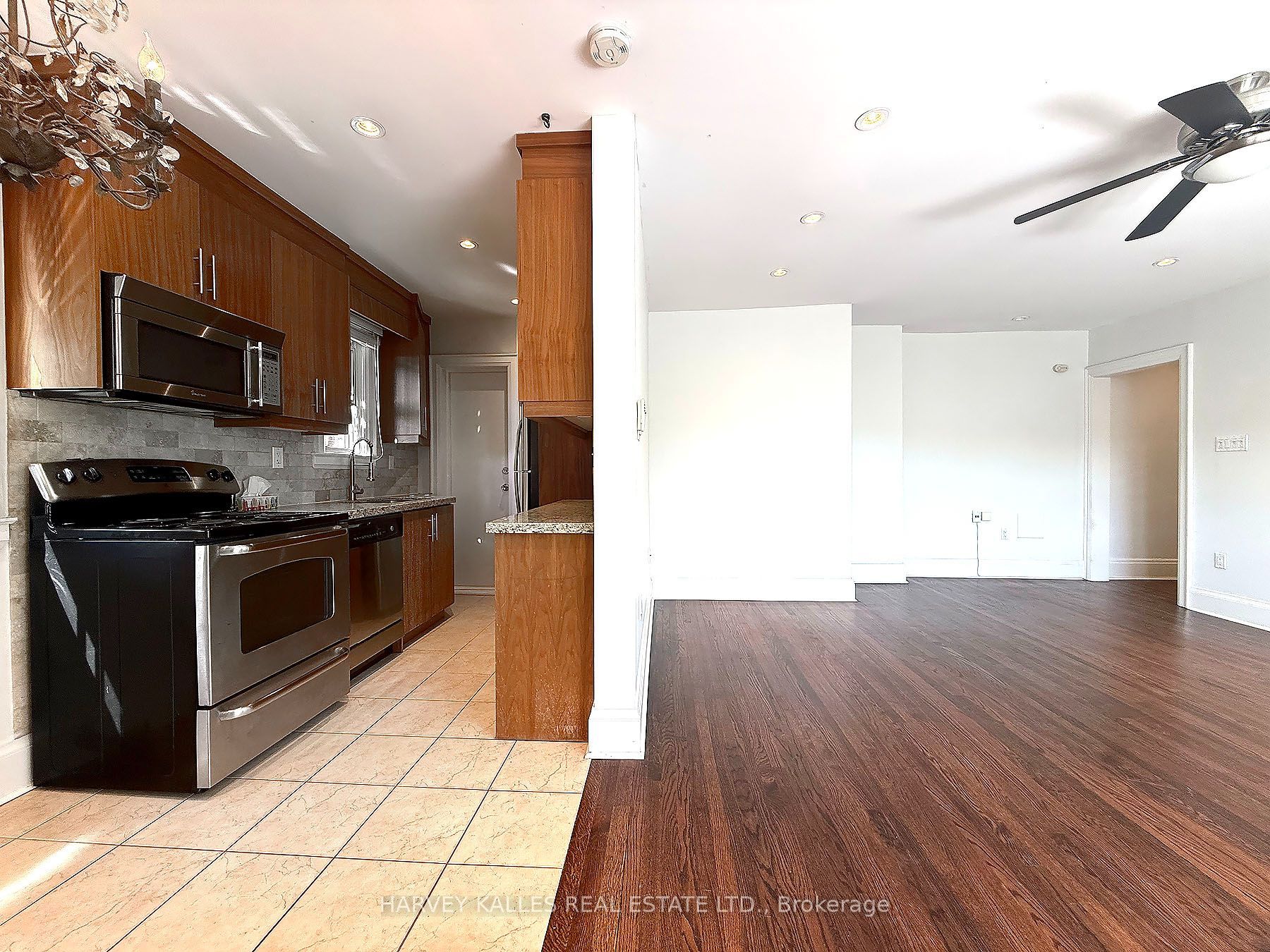 858 Davenport Road 201 Property Photo 15