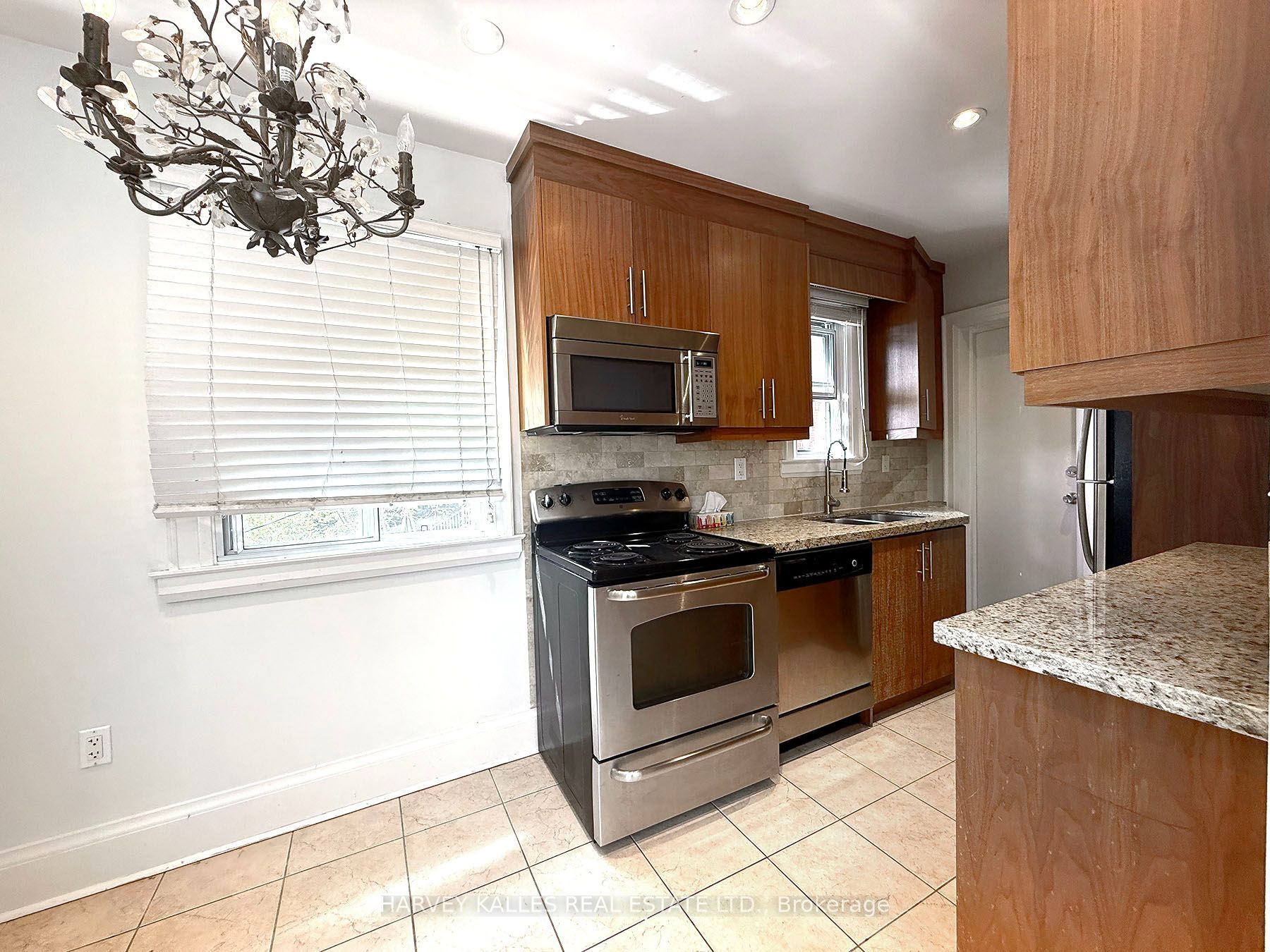 858 Davenport Road 201 Property Photo 16