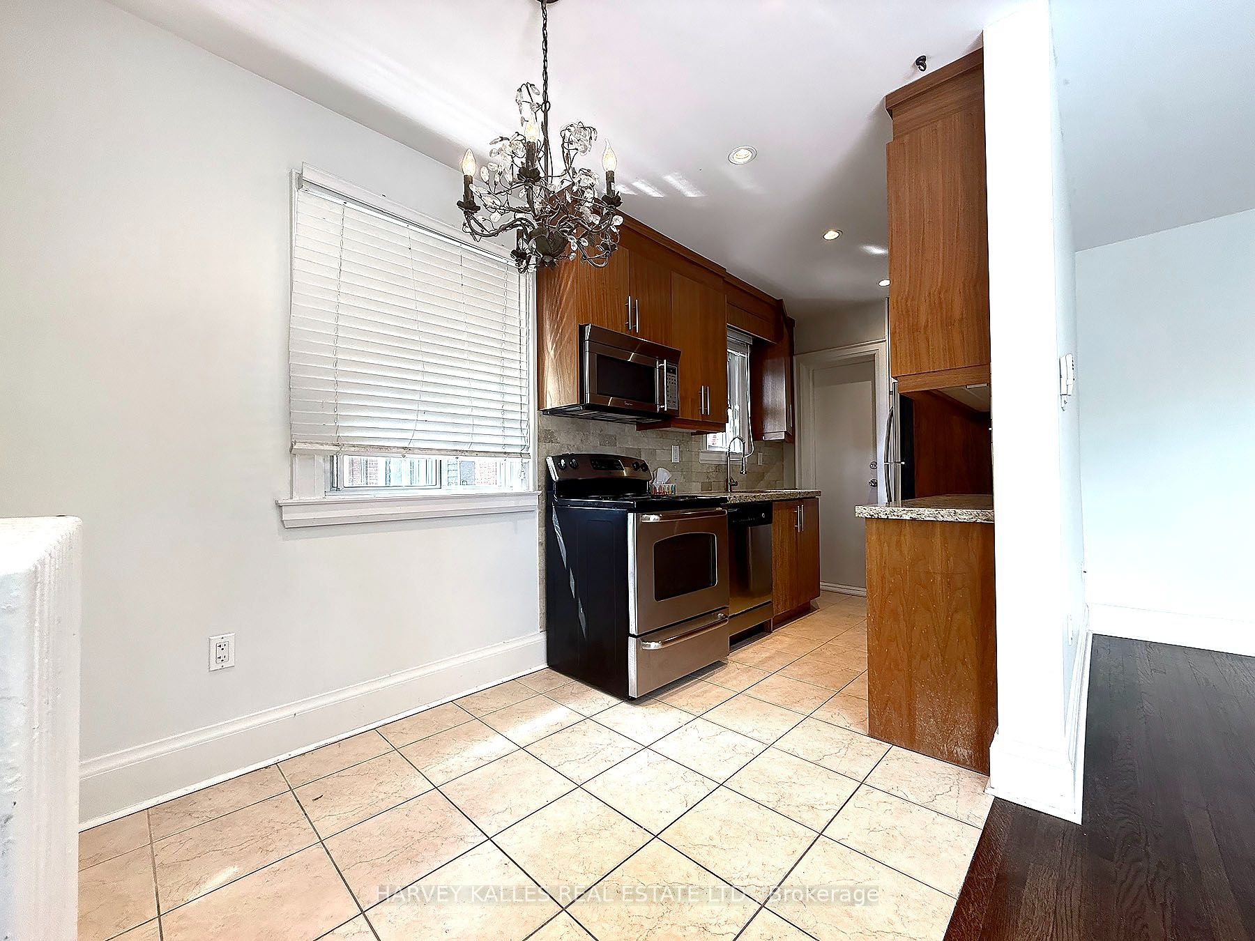 858 Davenport Road 201 Property Photo 17