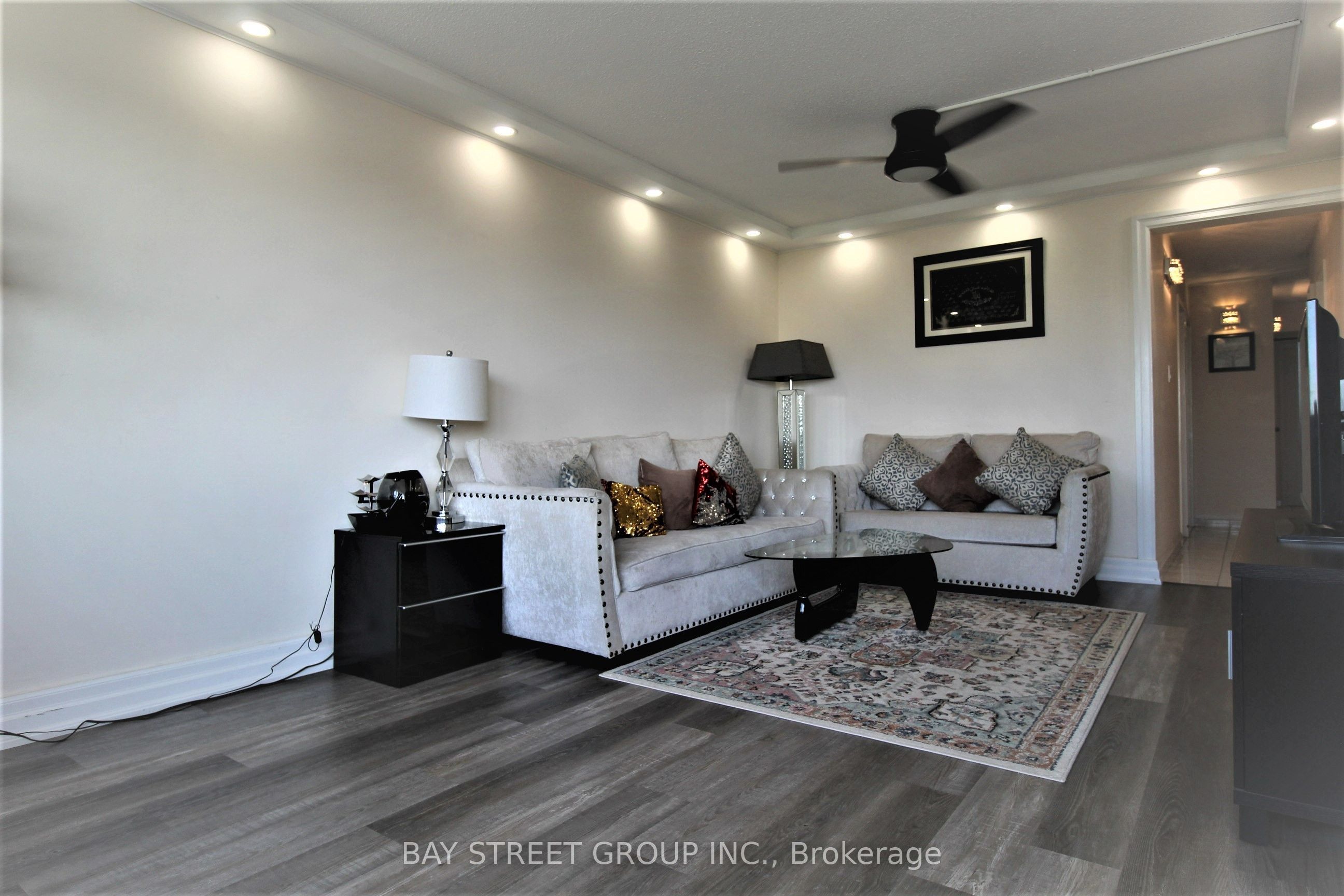 100 Leeward Glenway 1010 Property Photo 11