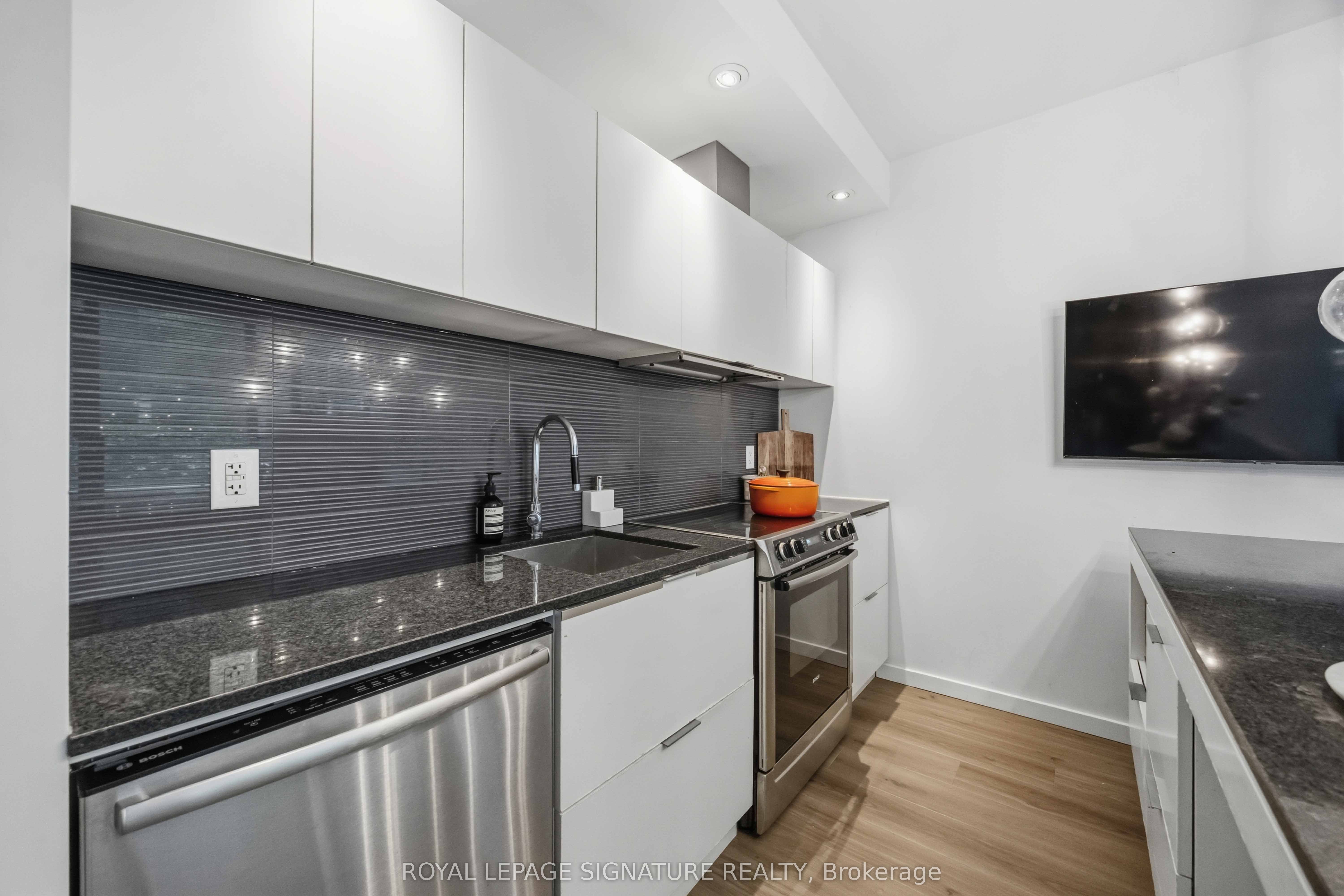 8 Charlotte Street 202 Property Photo 8