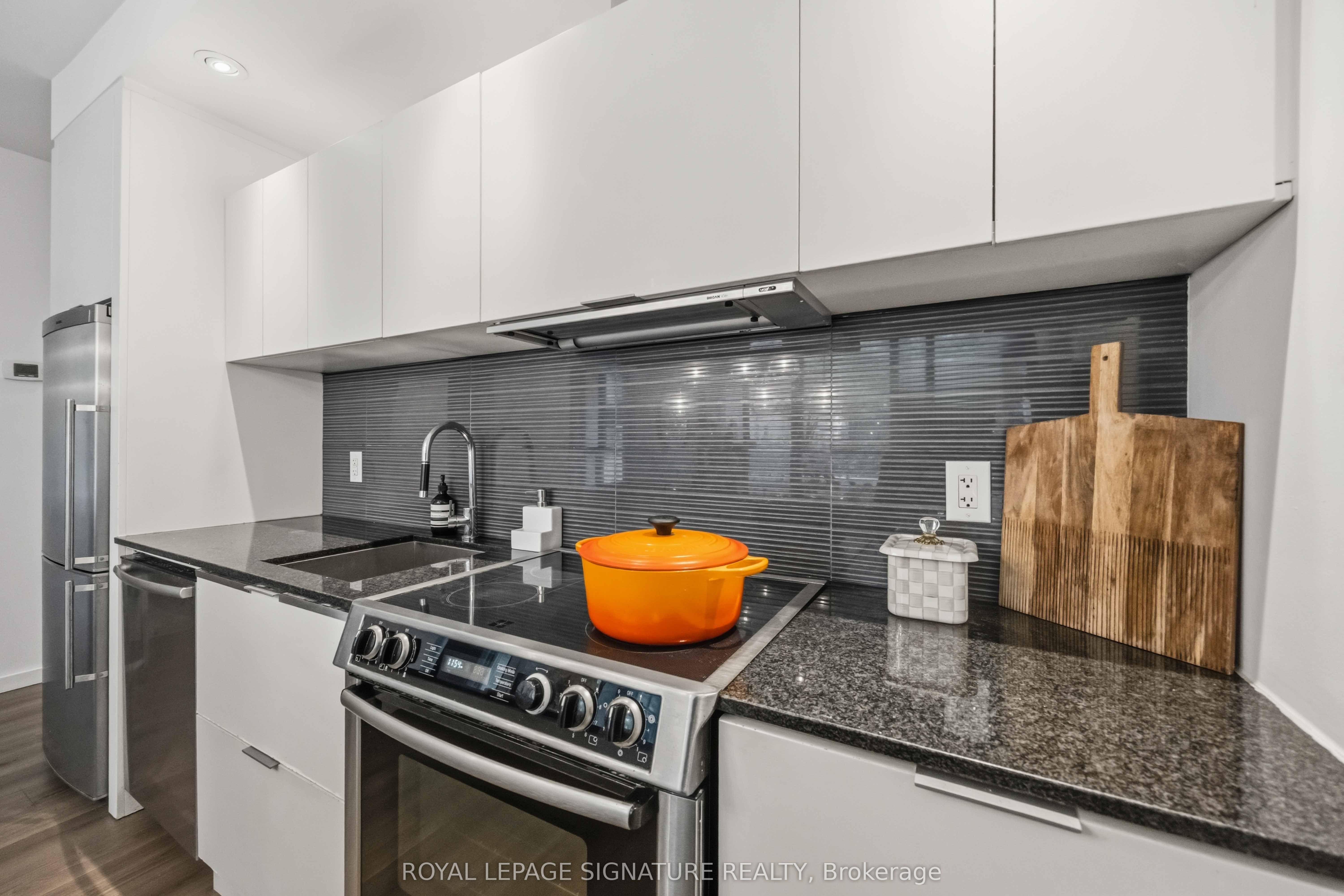 8 Charlotte Street 202 Property Photo 10