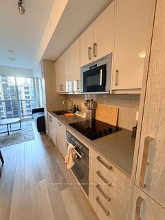77 Mutual Street 806 Property Photo 3