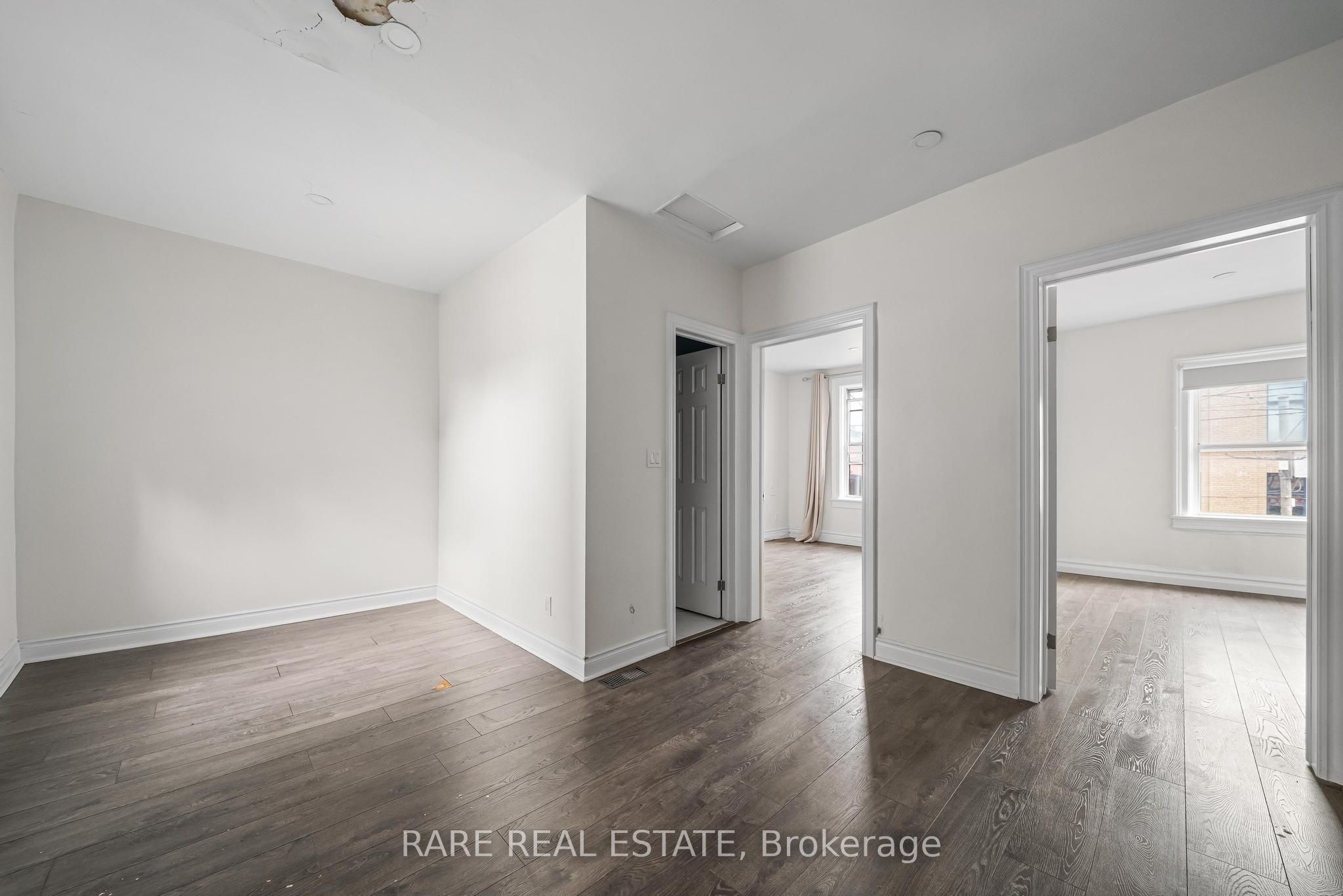 200 Bathurst Street Property Photo 5