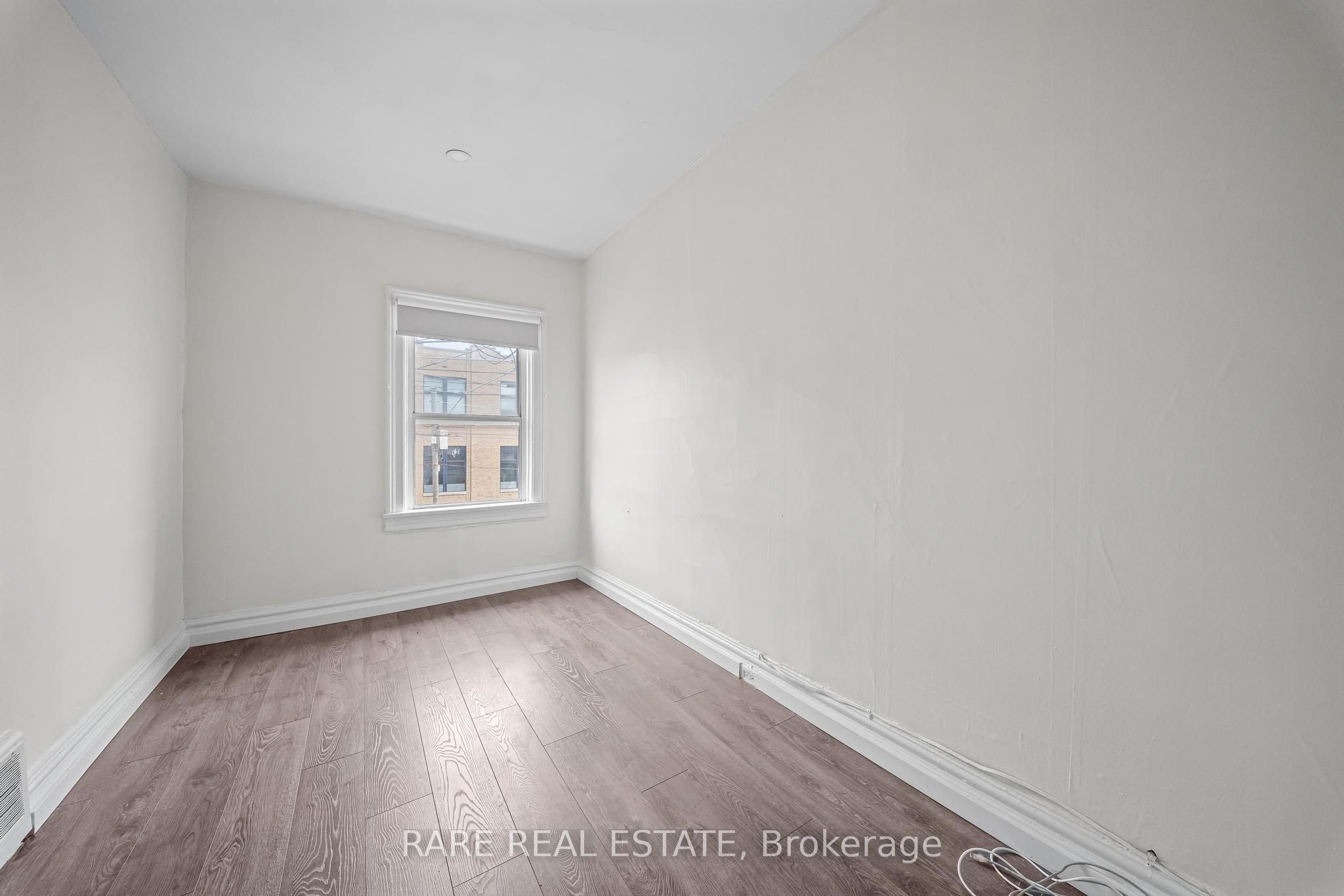 200 Bathurst Street Property Photo 11