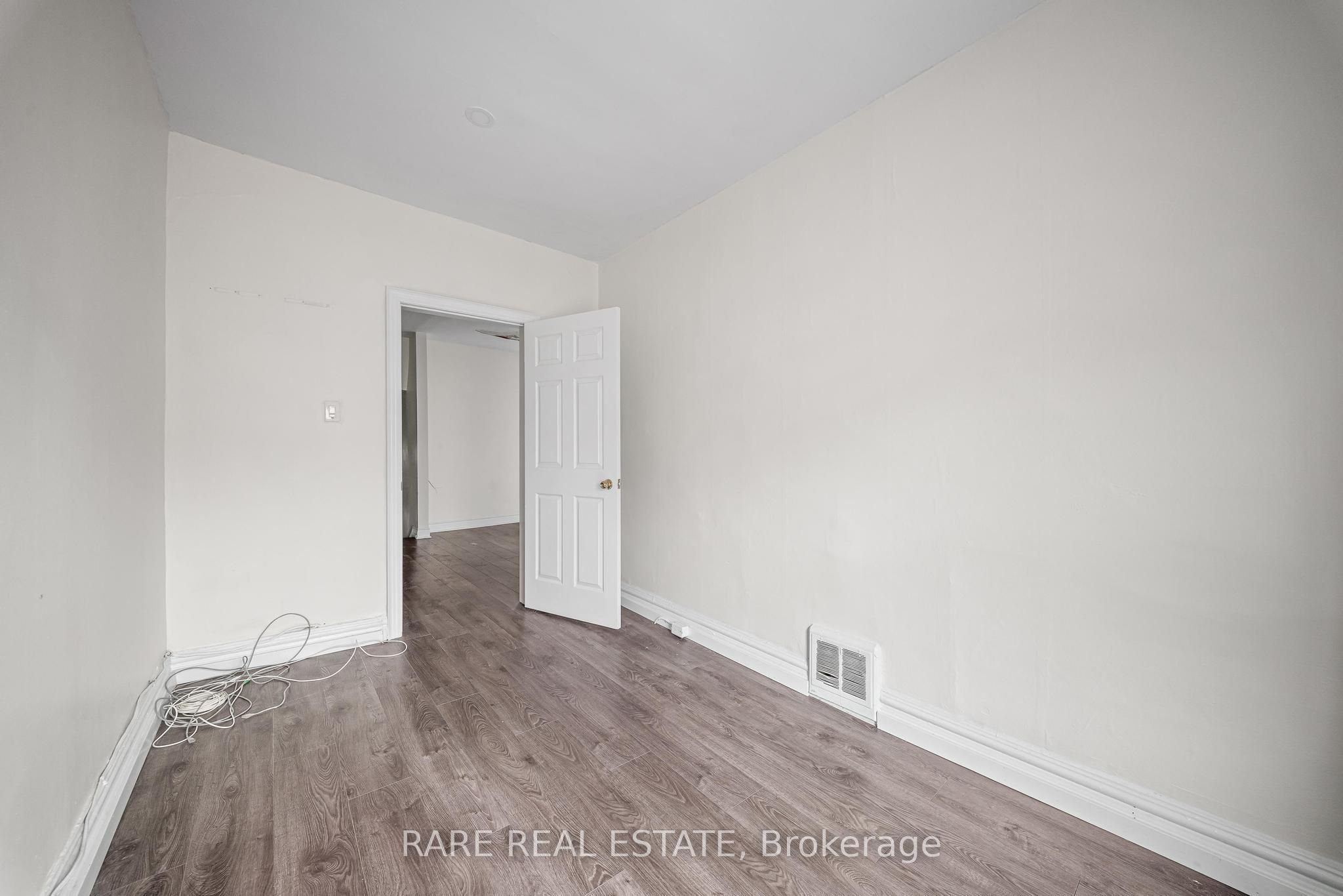 200 Bathurst Street Property Photo 12