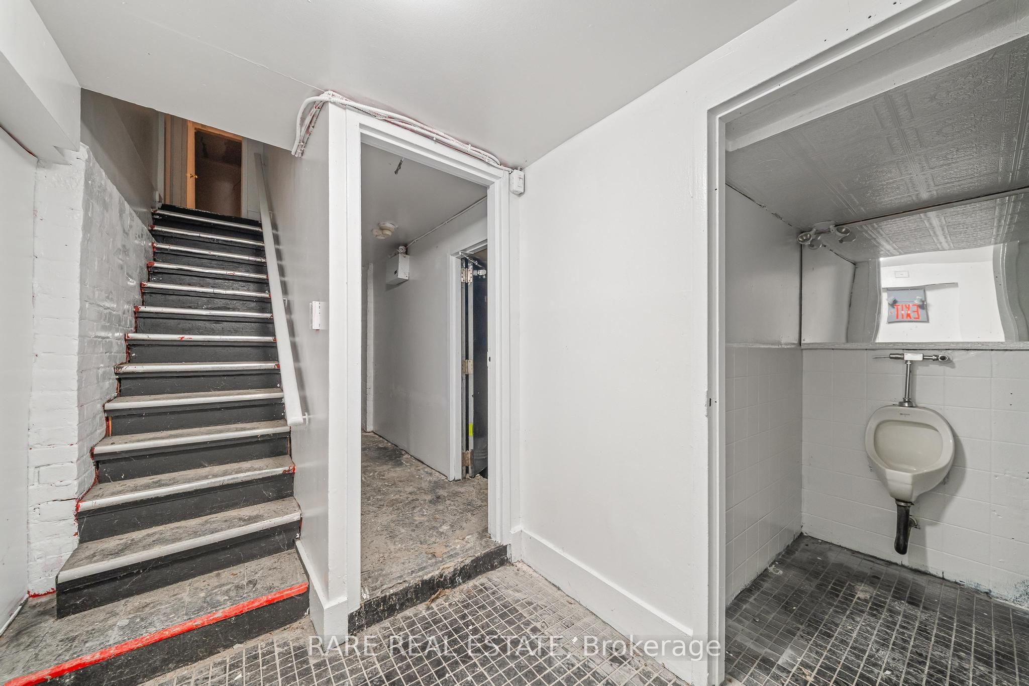 200 Bathurst Street Property Photo 21