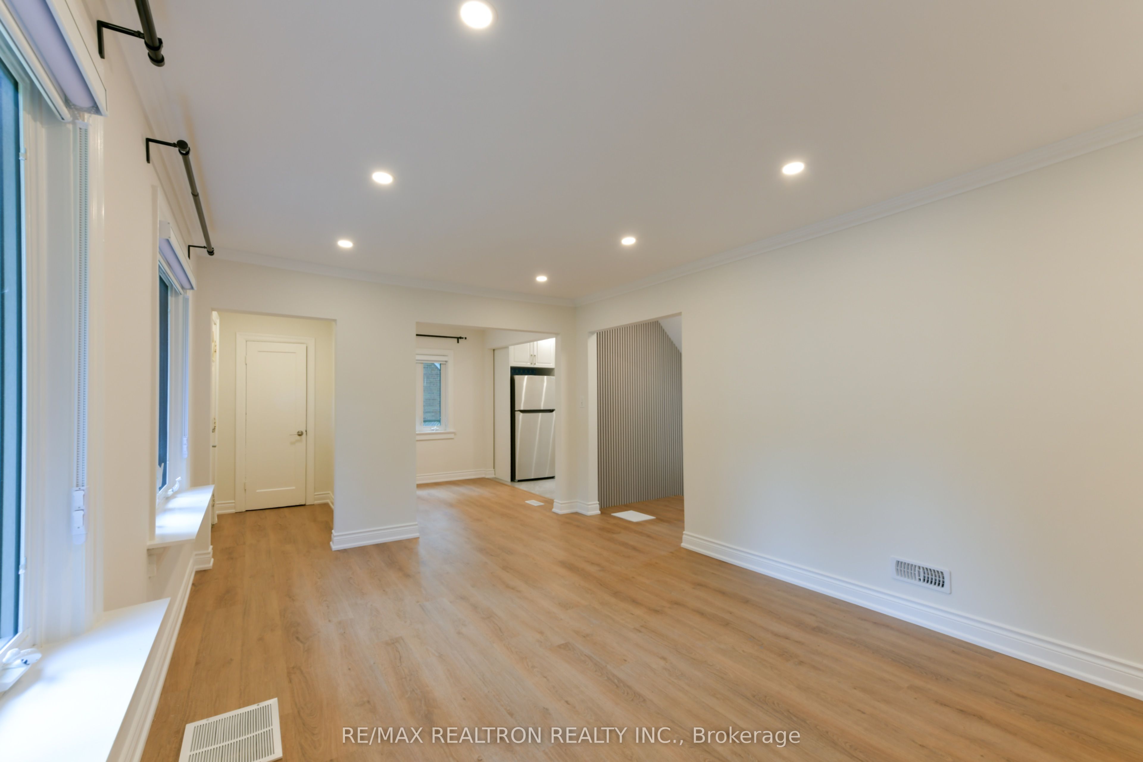 150 Upper Canada Drive Property Photo 11
