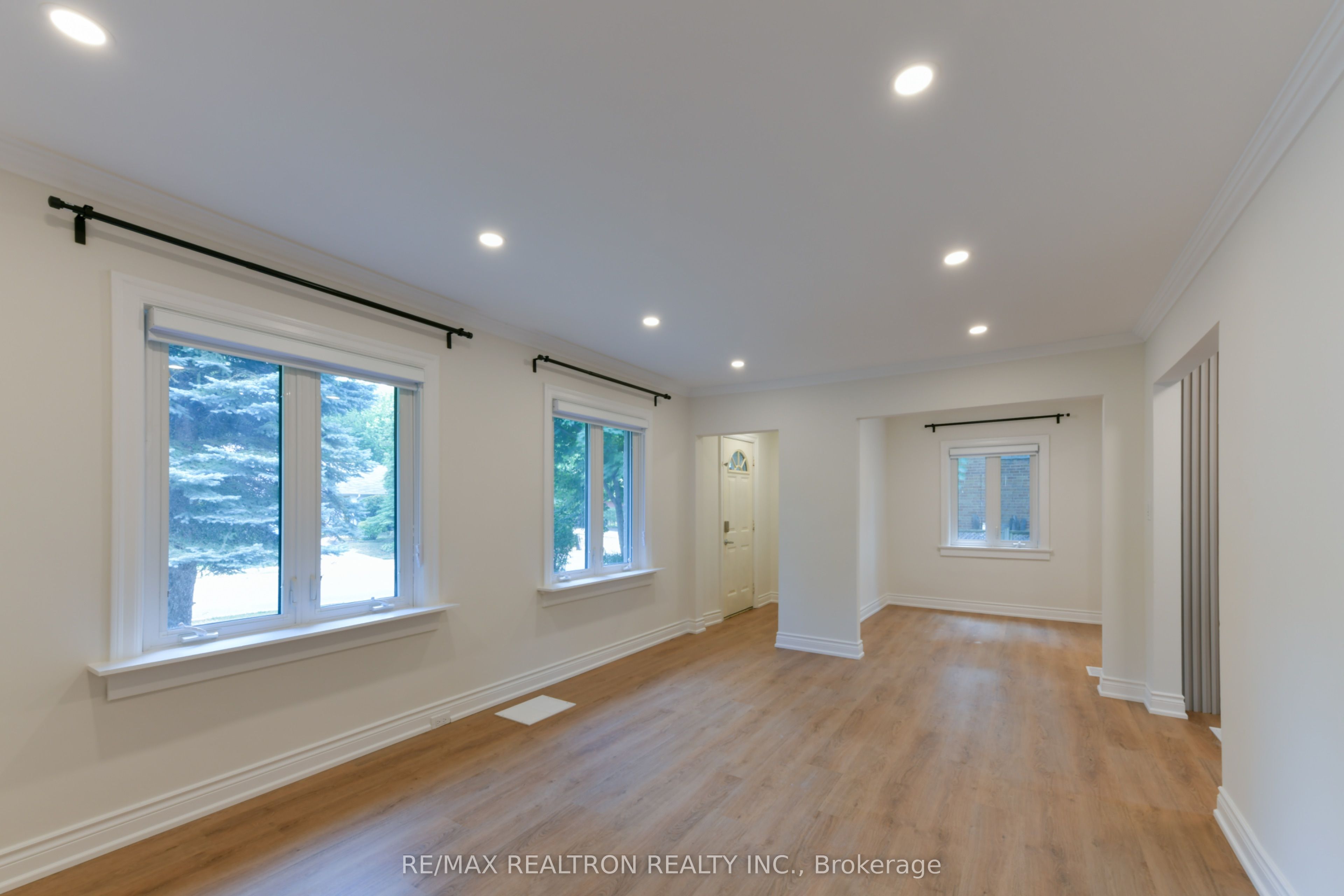150 Upper Canada Drive Property Photo 12